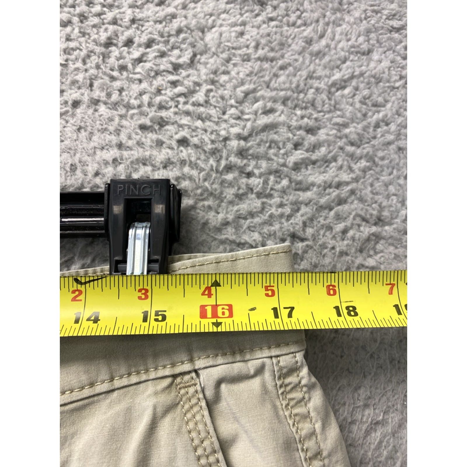 Izod IZOD Shorts Men's Beige Flat Front Cargo Chino Lightweight 103-55 Izod Beige Flat Front Cargo Chino Lightweight Shorts Men 34 10 Inseam 34 Waist Size US 34 / EU 50 - 4 Thumbnail