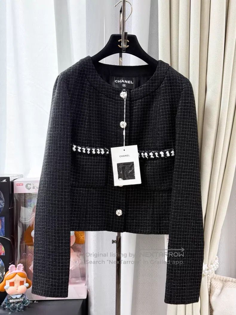 Chanel Chanel Roll-edged camellia button long-sleeved coat Size XS / US 0-2 / IT 36-38 - 1 Thumbnail