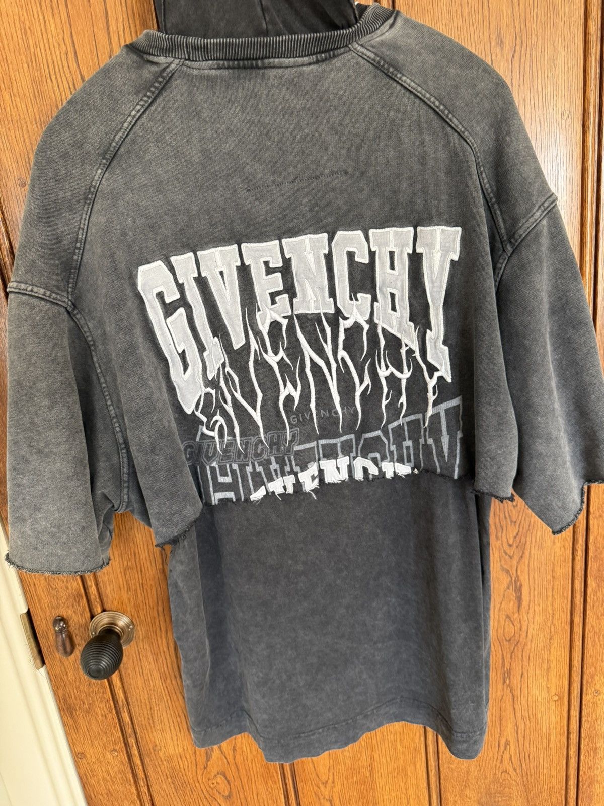 Givenchy Givenchy triple layered logo hoodie sweat crew T shirt grail Size US L / EU 52-54 / 3 - 17 Thumbnail
