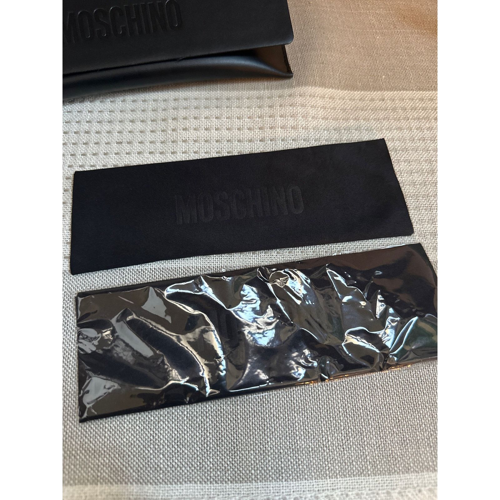 Moschino Moschino Black Leather Sunglass case with cleaning cloth Size ONE SIZE - 3 Thumbnail