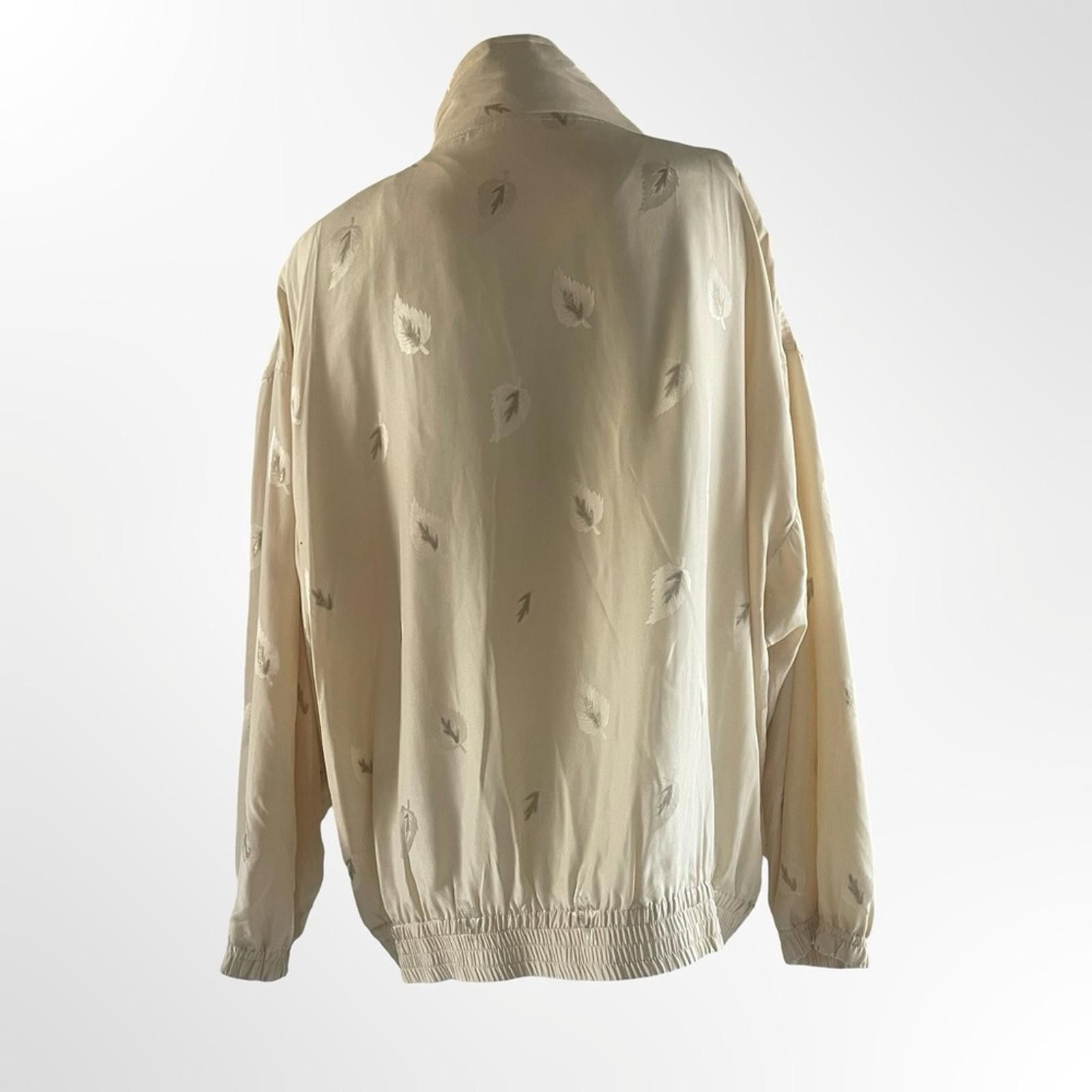 Other Elegant Cream Silk Women's Jacket in Large Size L / US 10 / IT 46 - 2 Thumbnail