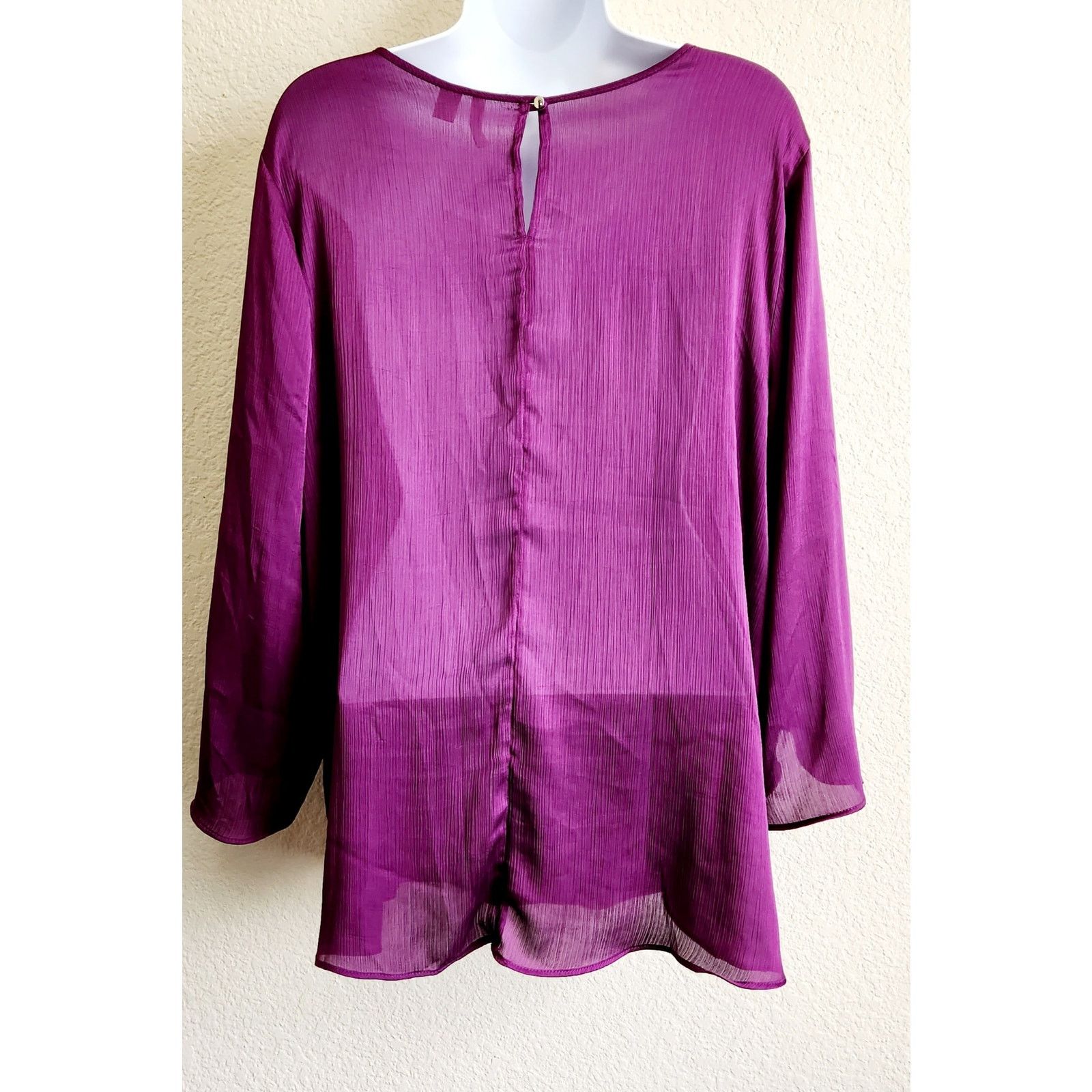 Other Cato Purple 3/4 Ruched Sleeves Keyhole Neck Top Large Size L / US 10 / IT 46 - 3 Thumbnail