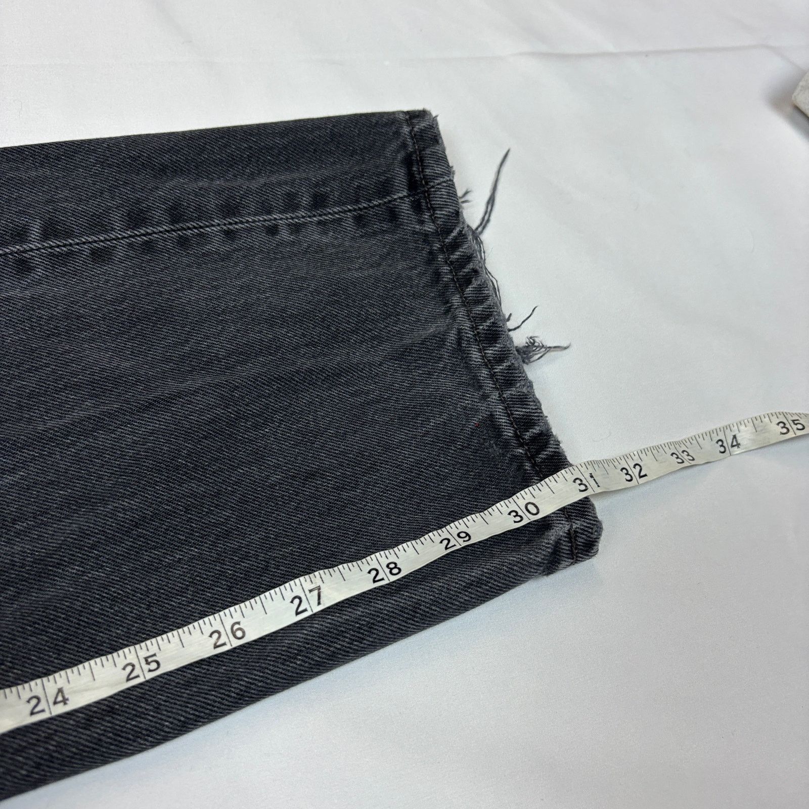 Levi's Vintage Levi's 501 Straight Leg Black Denim Jeans 35x31 Size US 35 - 7 Thumbnail