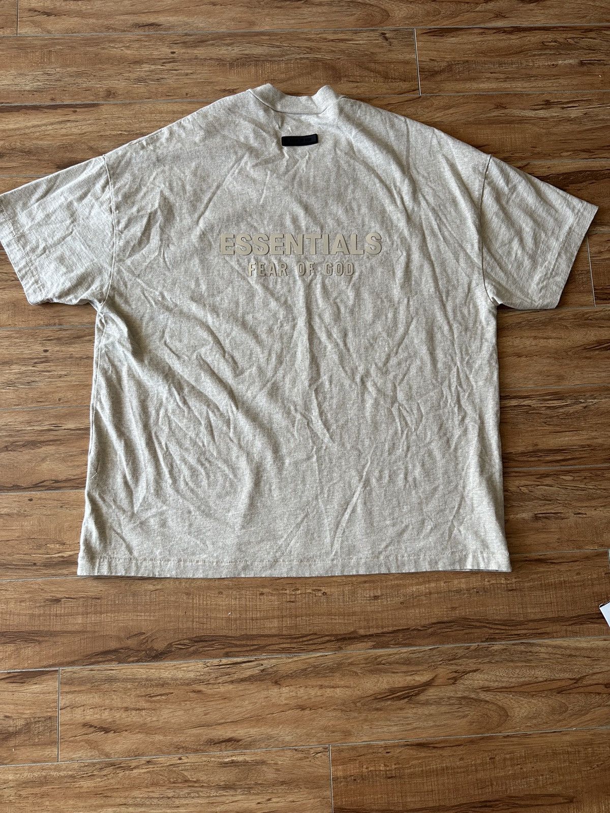 Essentials Essentials Fear Of God Big Logo V-Neck T Shirt Size S Size US S / EU 44-46 / 1 - 1 Thumbnail