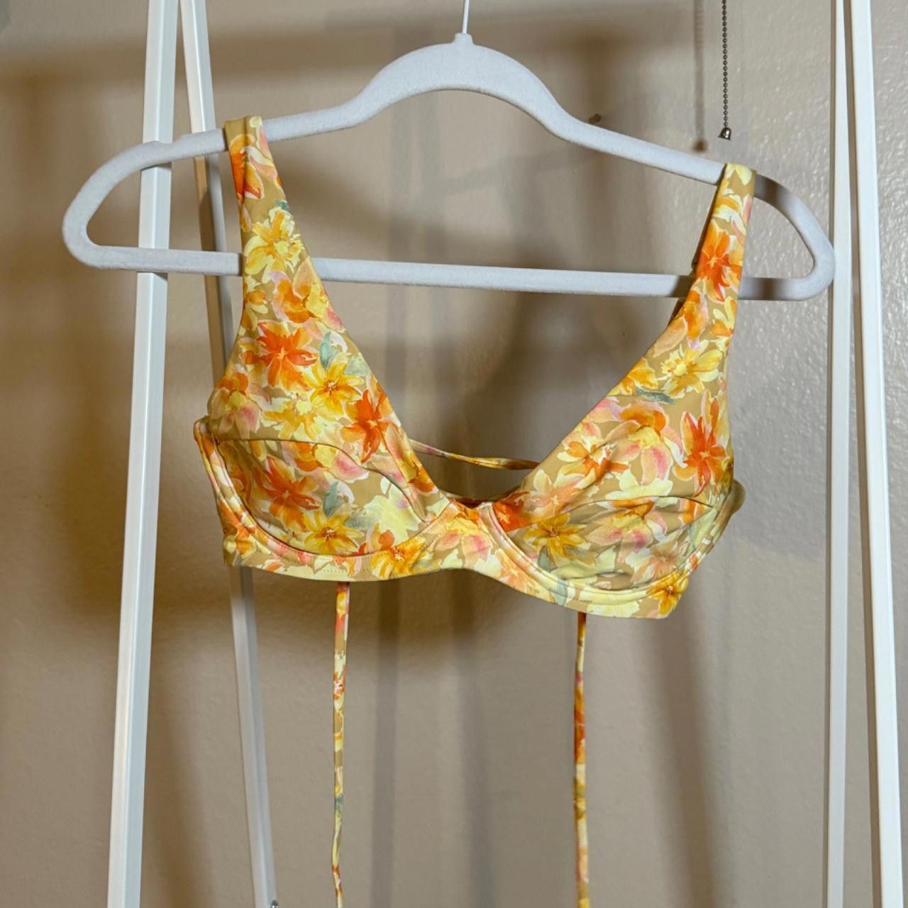 Designer ripcurl bikini top💛 Size ONE SIZE - 2 Thumbnail