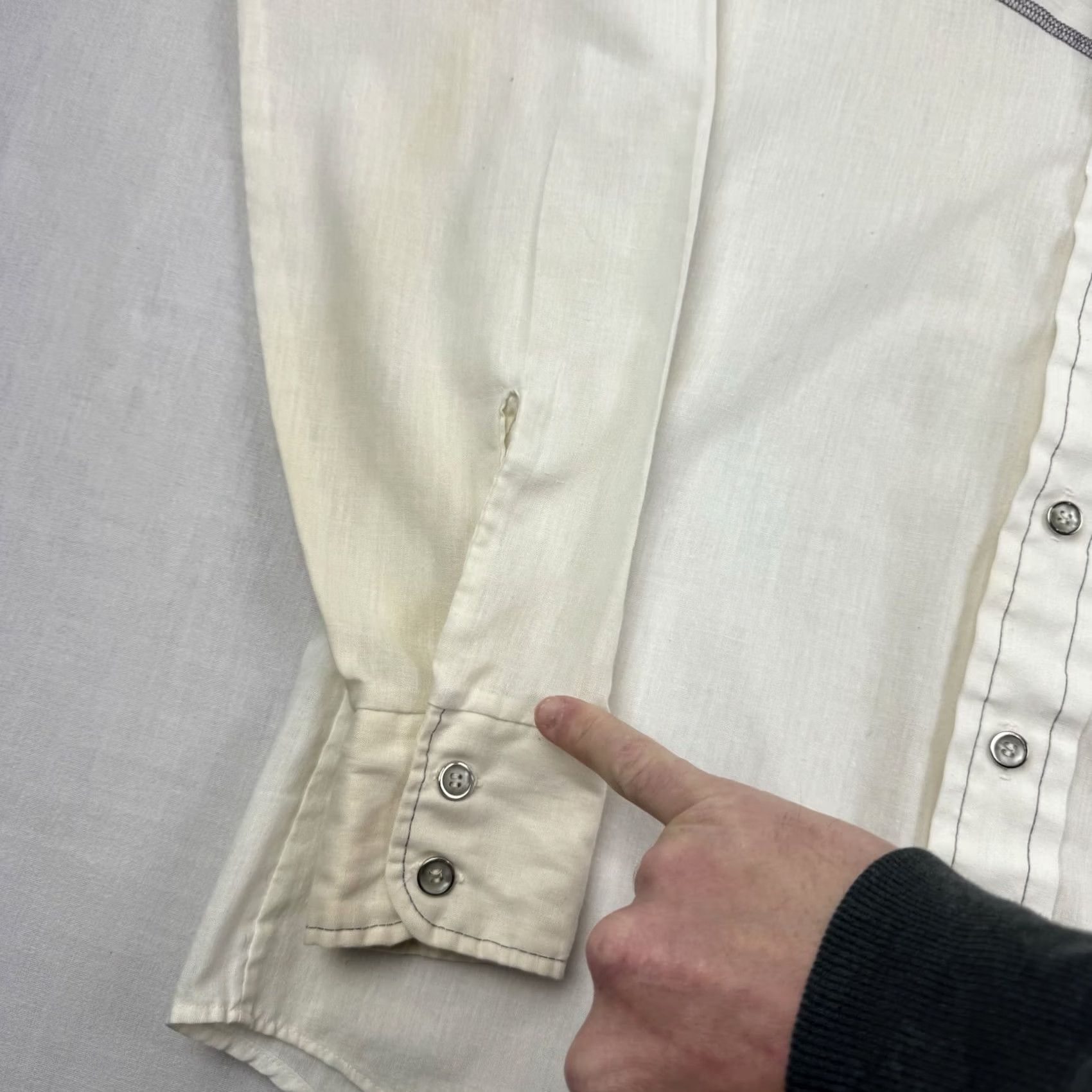 Vintage VINTAGE Bruxton Western Button-Up Shirt Adult Small White Flowers Butterflys 70s Mens Size US S / EU 44-46 / 1 - 3 Thumbnail