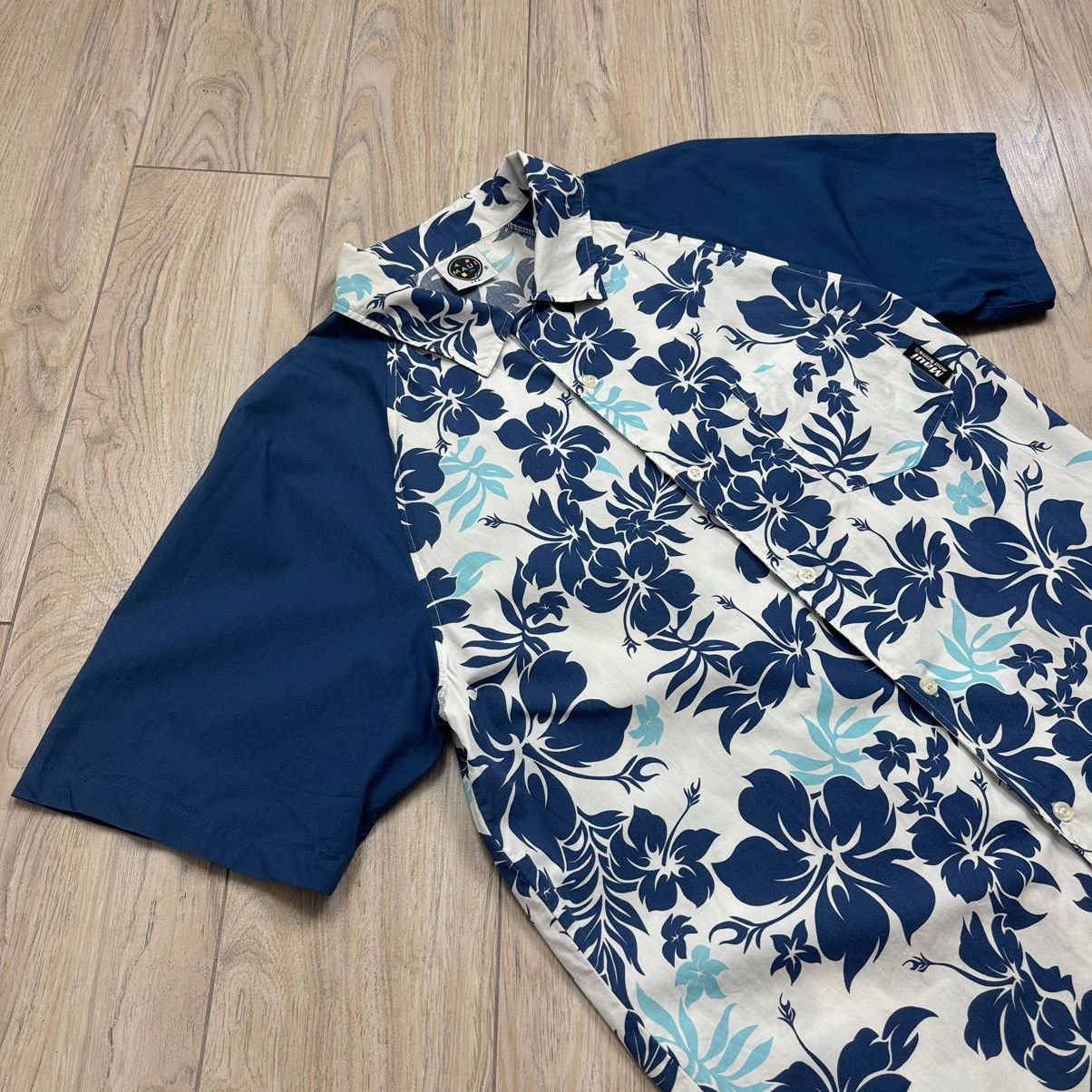 Maui and Sons Rare Vintage Maui and Sons Black Shark Print Hawaiian Shirt Size US XL / EU 56 / 4 - 2 Thumbnail