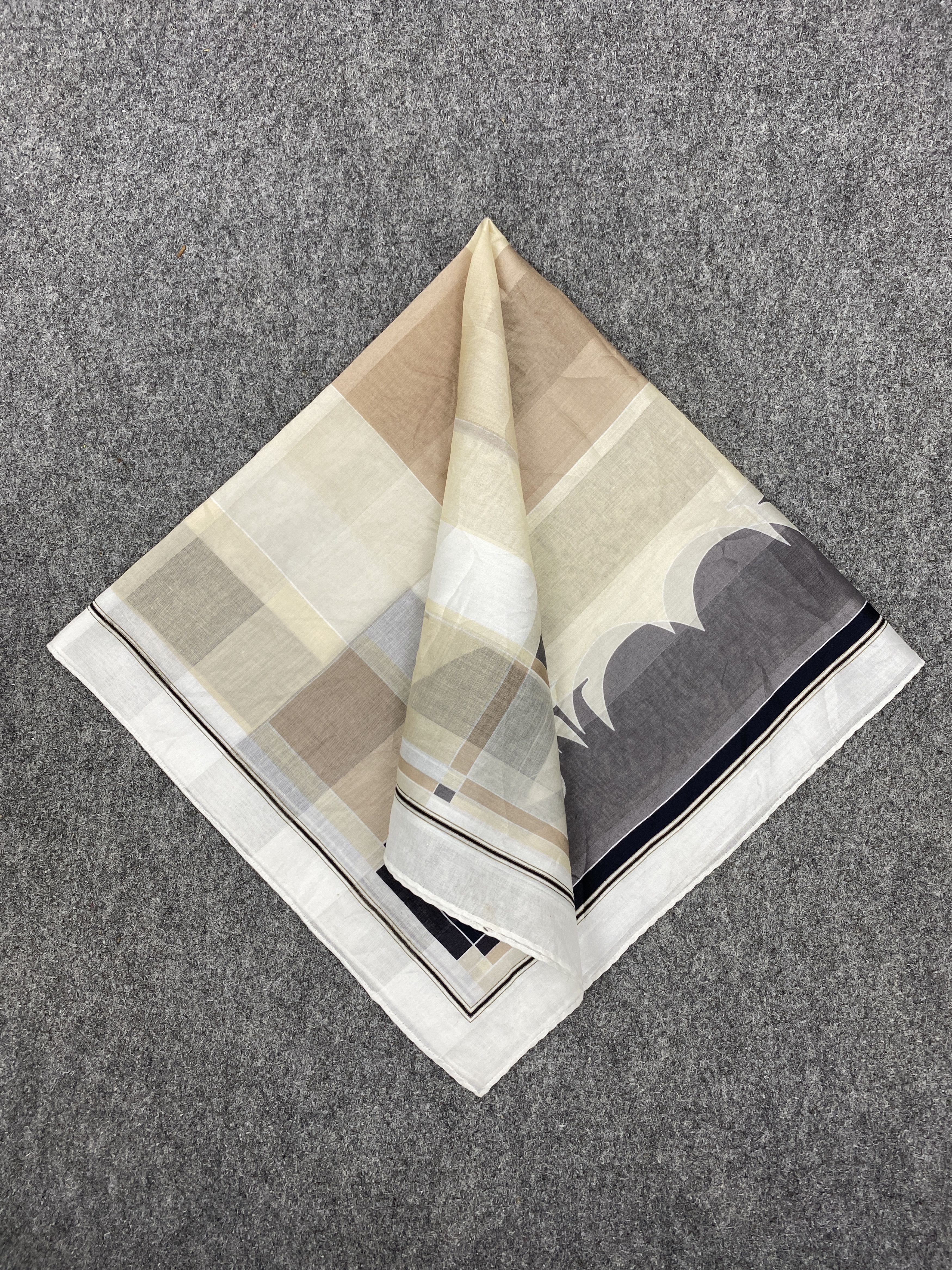 Vintage Nina Ricci Handkerchief / Neckerchief / Bandana HKC0642 Size ONE SIZE - 3 Thumbnail