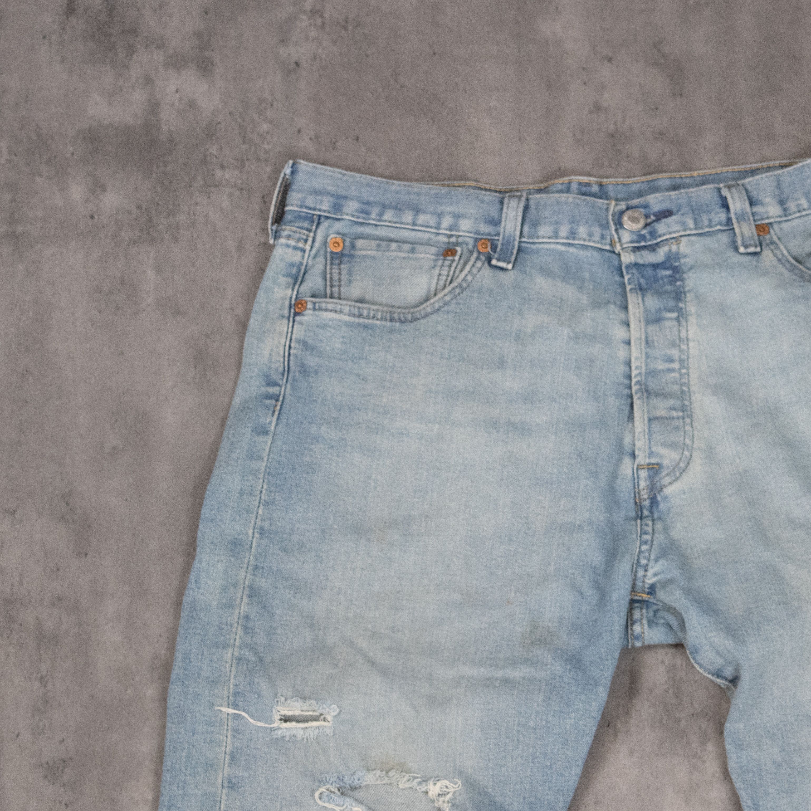 Levi's Levis 501 Straight Legged Distressed Midwash Denim Pant’s Size US 34 / EU 50 - 11 Thumbnail