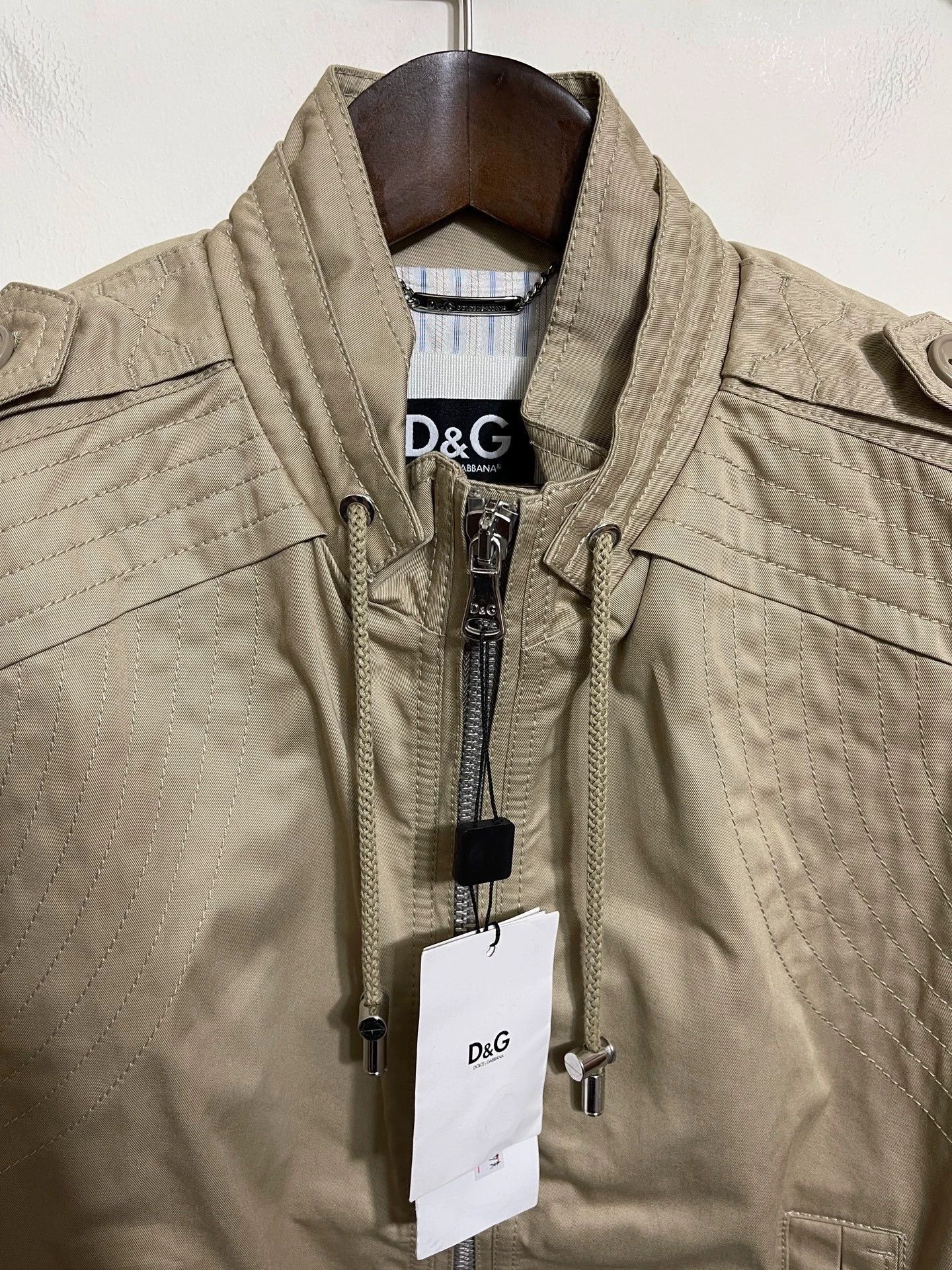 Dolce & Gabbana Beige er Jacket with Zip Front - Size M Size US M / EU 48-50 / 2 - 3 Thumbnail