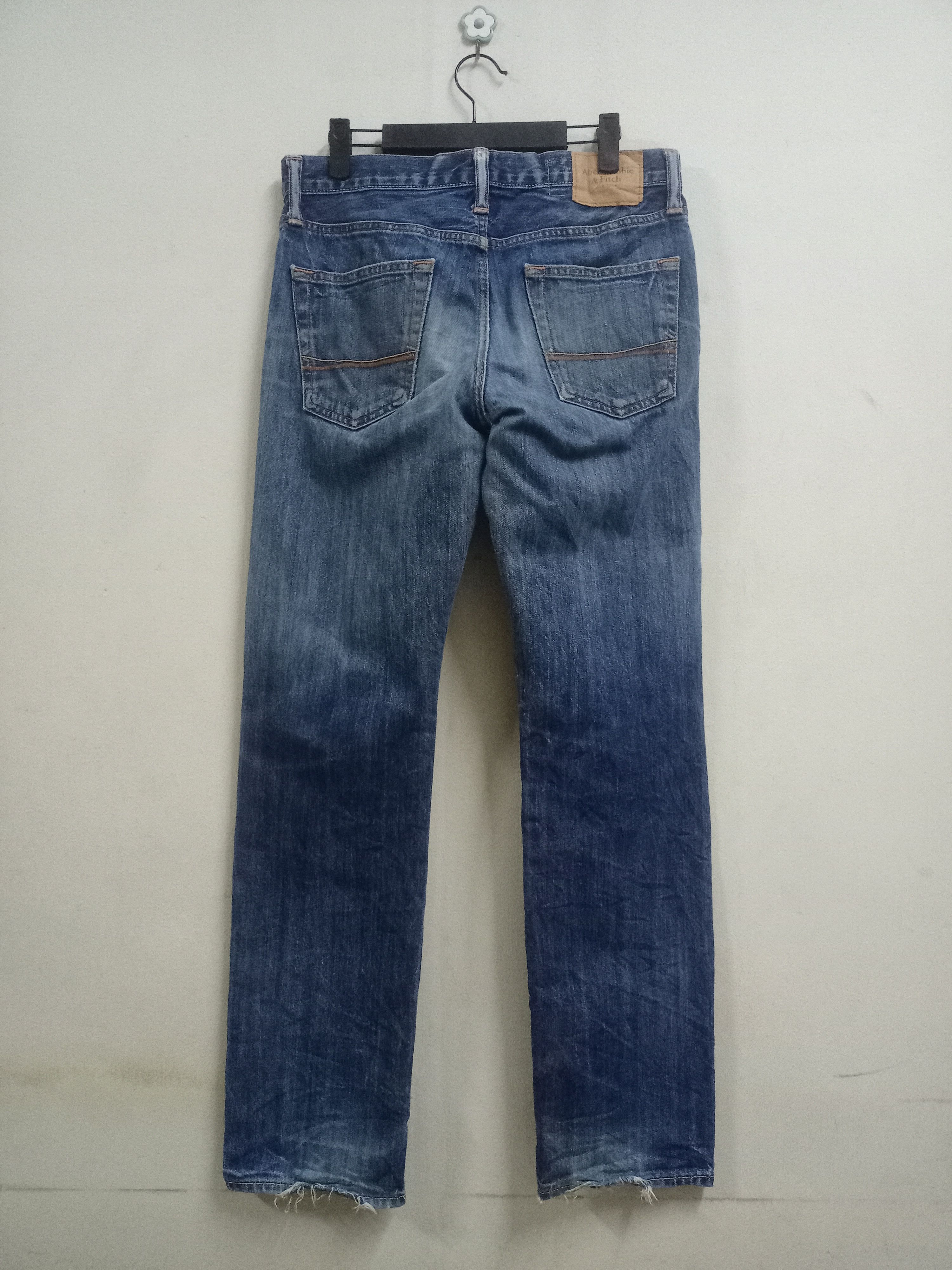 Abercrombie & Fitch Vintage Abercrombie Blue Wash Straight Leg Jeans 32x32 Size US 32 / EU 48 - 2 Thumbnail