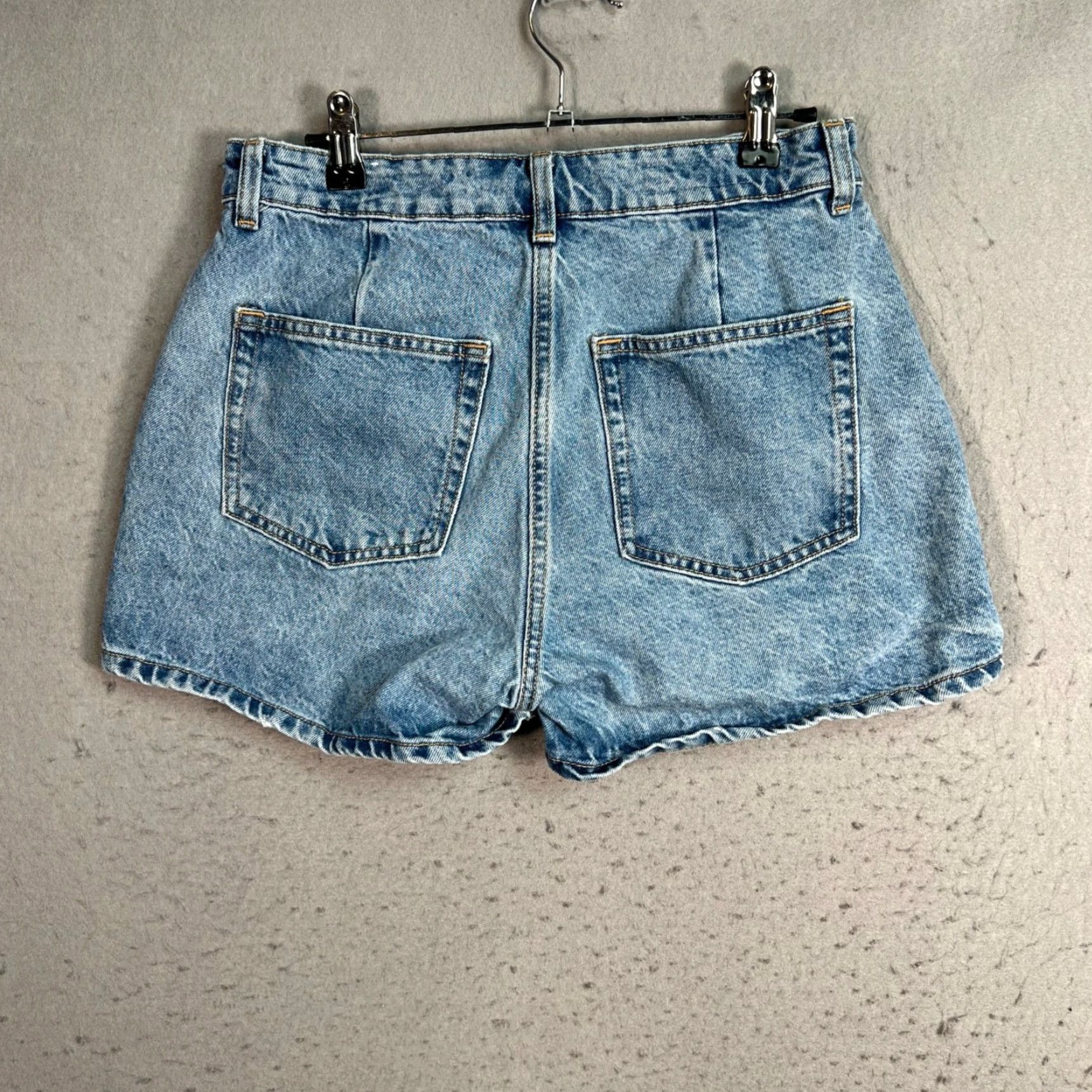 Zara ZARA Womens Shorts Denim High-Waisted Button Detail Pockets XS Blue Adult Womens XS Regular Fit / Skort Style Summer Casual Capable of Inseam 2in Size 26" / US 2 / IT 38 - 2 Thumbnail