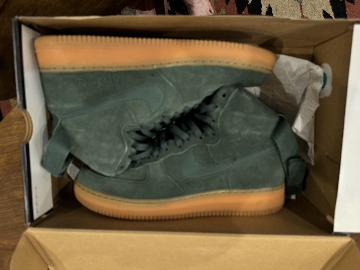 Nike Air Force 1 High ‘07 LV8 Suede Size US 12 / EU 45 - 3 Thumbnail