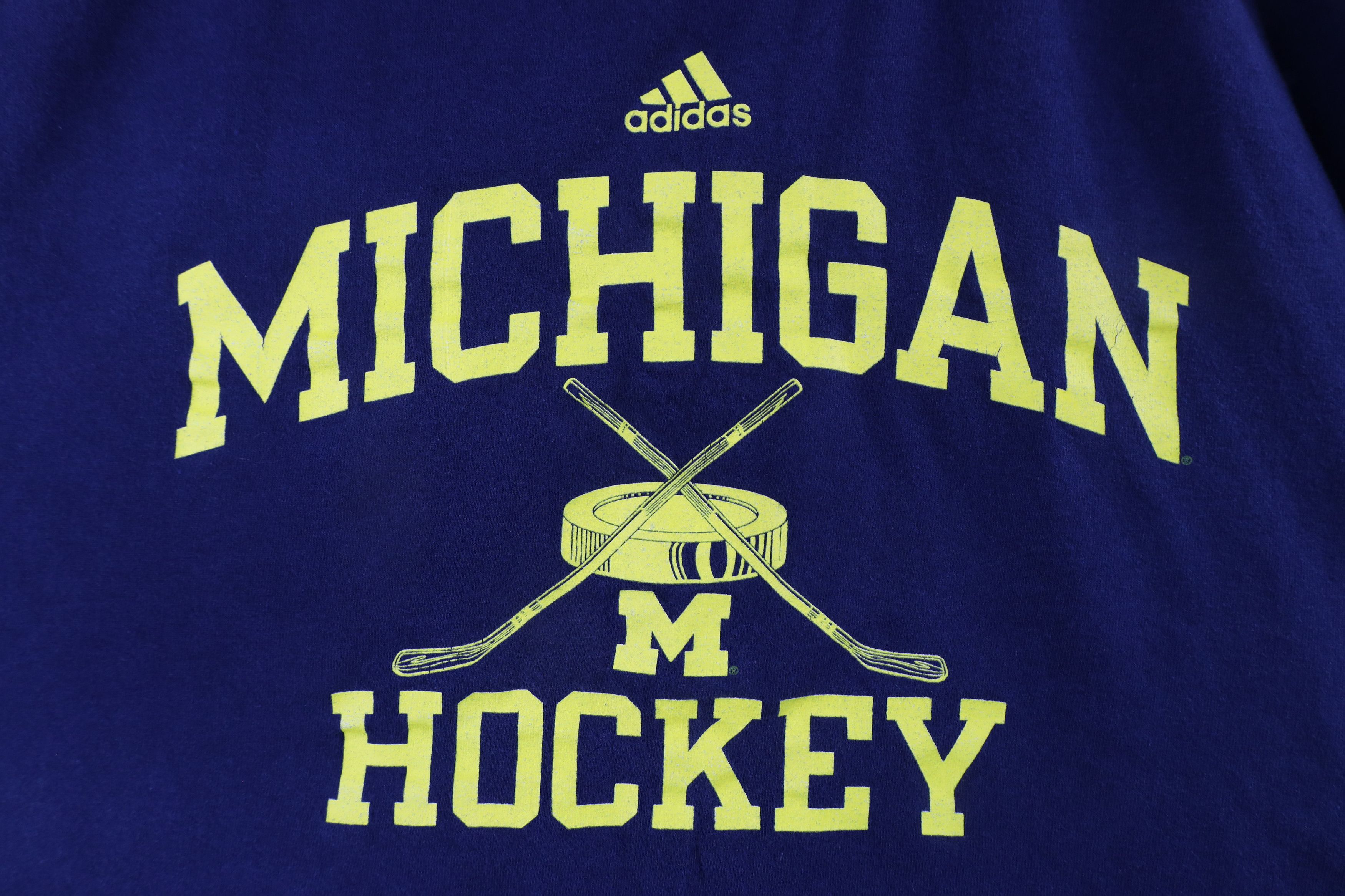 Adidas × Vintage Vintage Adidas University of Michigan Hockey T-Shirt Size US XL / EU 56 / 4 - 4 Thumbnail