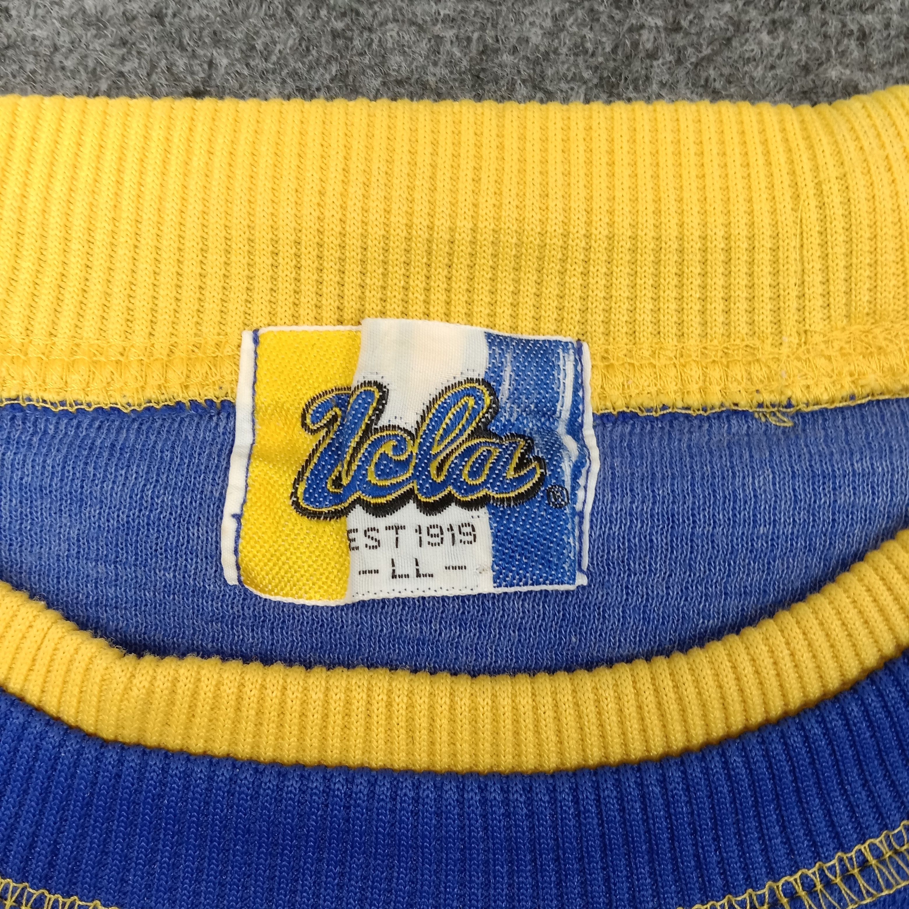Vintage Ucla Bruins American University Sport Sweatshirt C238N9 Size US L / EU 52-54 / 3 - 3 Thumbnail