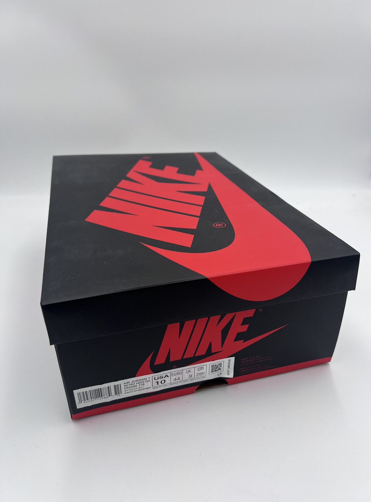Jordan Brand Jordan 1 Retro High Volt/University Gold Size US 10 / EU 43 - 10 Thumbnail