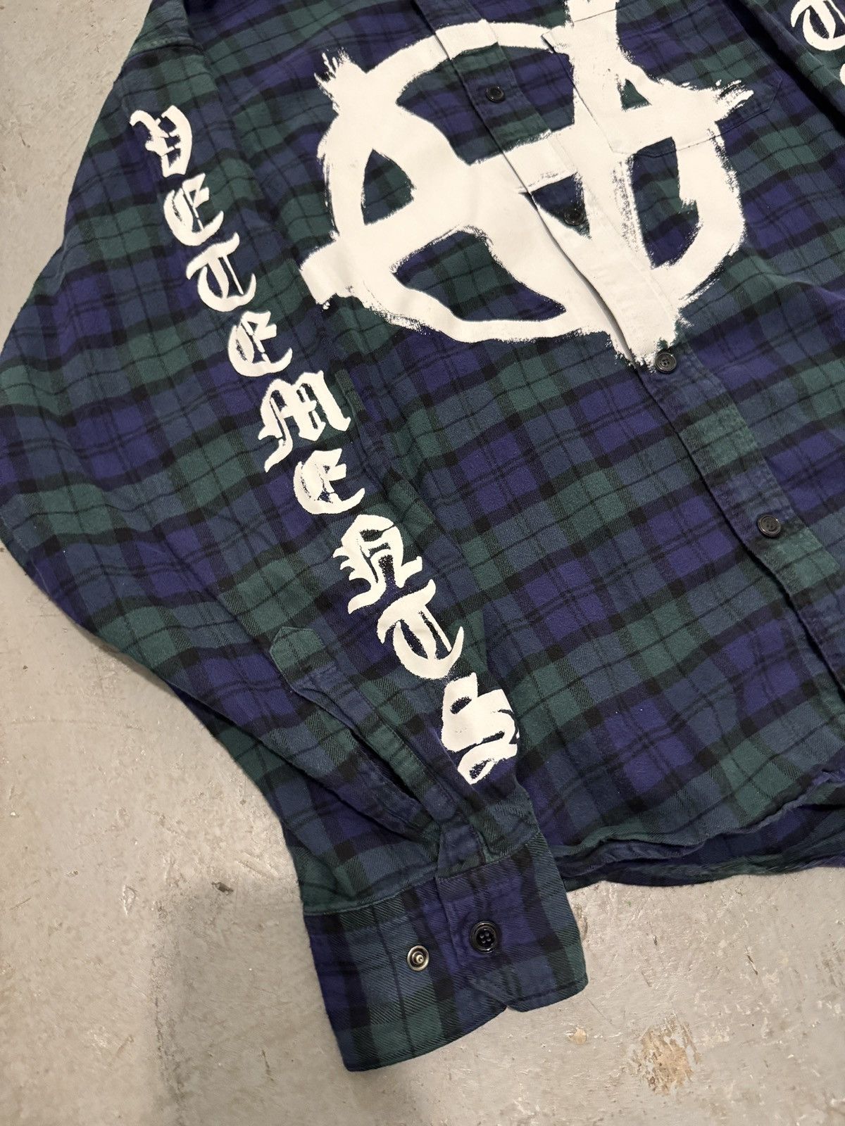 Vetements *RARE* VETEMENTS ANARCHY GOTH FLANNEL SHIRT GVASALIA Size US M / EU 48-50 / 2 - 7 Thumbnail