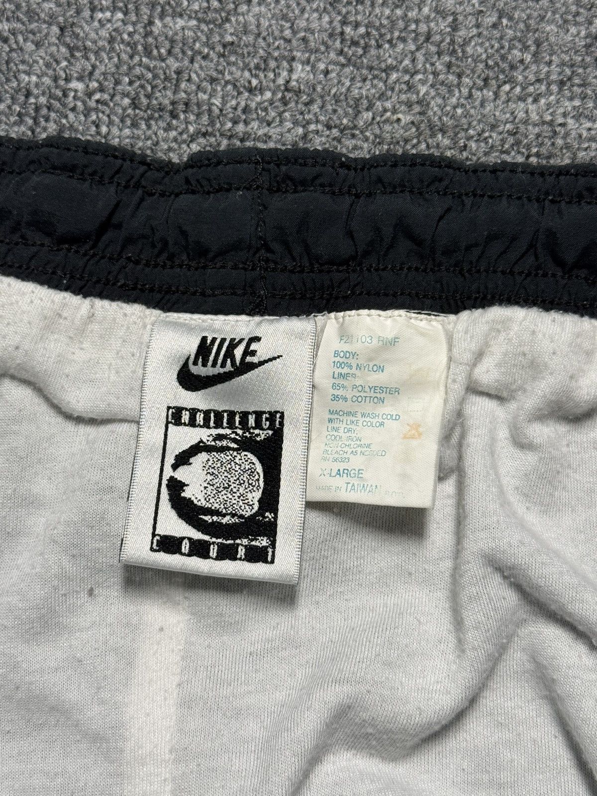 Nike Vintage Nike Challenge Court Nylon Track Pants Black Size XL Size US 38 / EU 54 - 5 Thumbnail