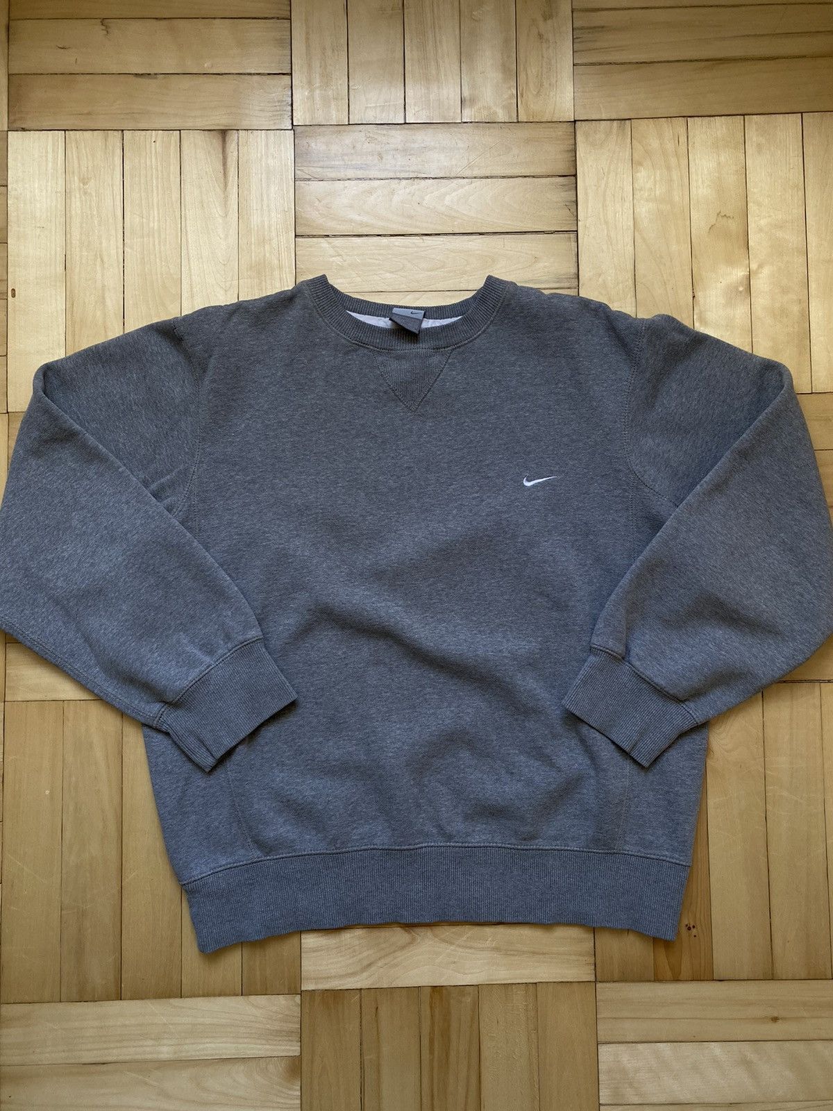 Nike × Vintage Vintage Nike Sweatshirt Top Small Logo Size US L / EU 52-54 / 3 - 2 Thumbnail