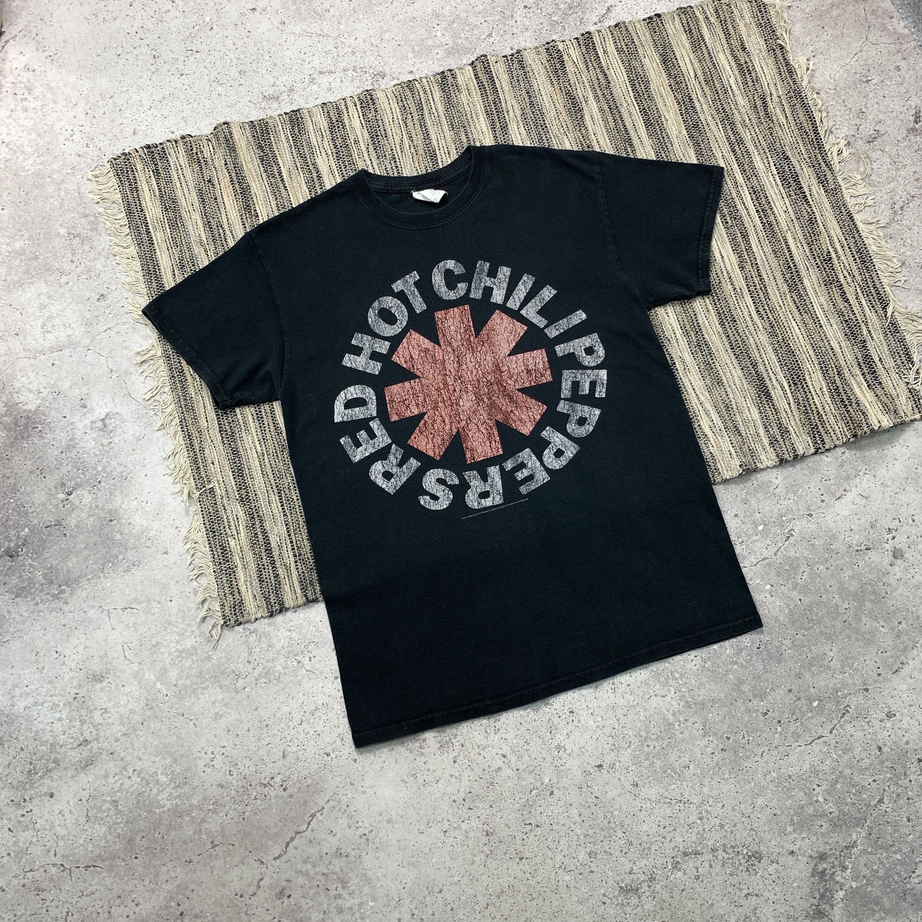 Vintage Vintage Red Hot Chilli Peppers RHCP Graphic Black Tee Shirt Size US M / EU 48-50 / 2 - 3 Thumbnail
