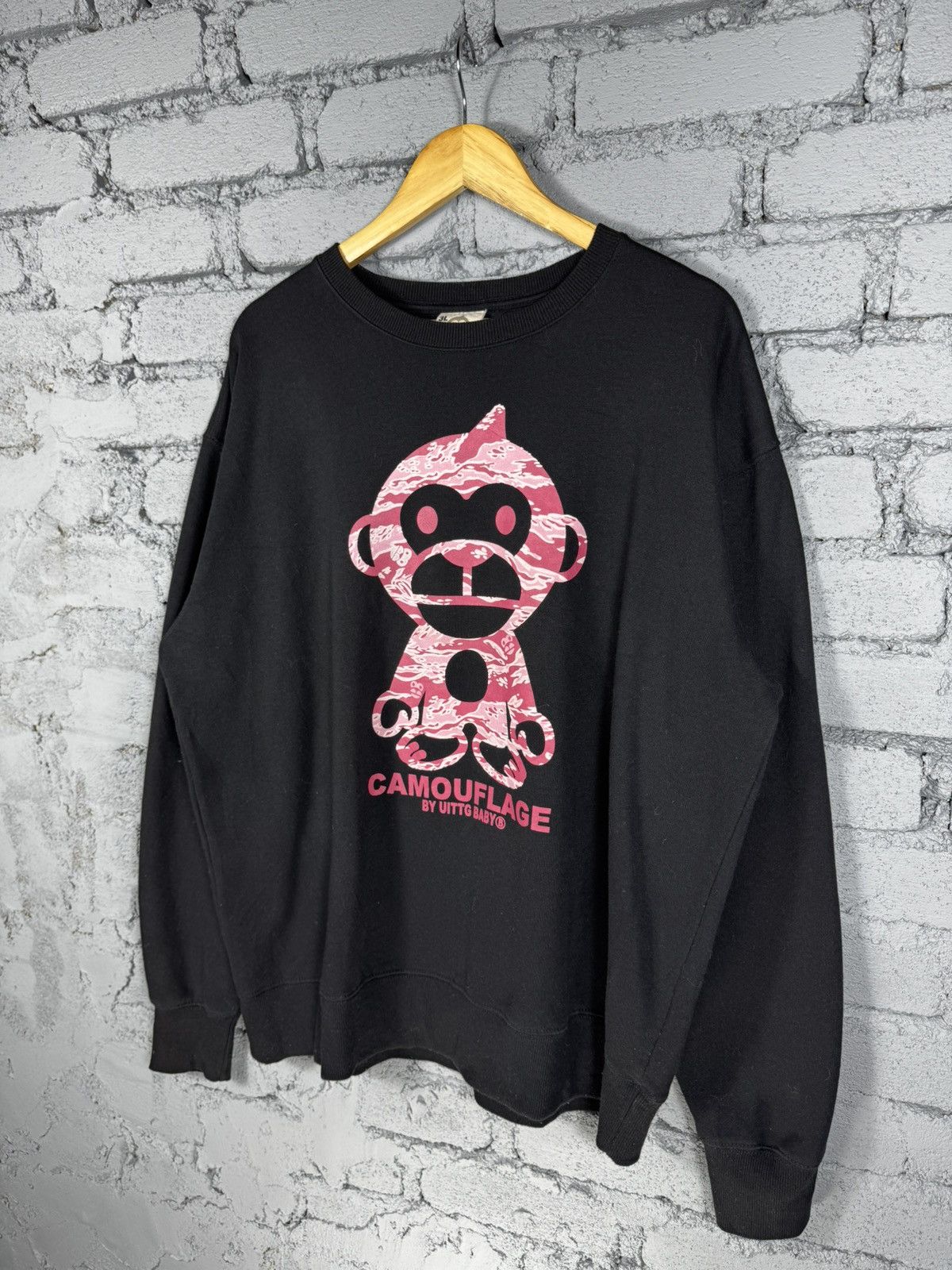 Japanese Brand Vintage UITTG baby Camouflage Big Logo Sweatshirt Size US XXL / EU 58 / 5 - 3 Thumbnail