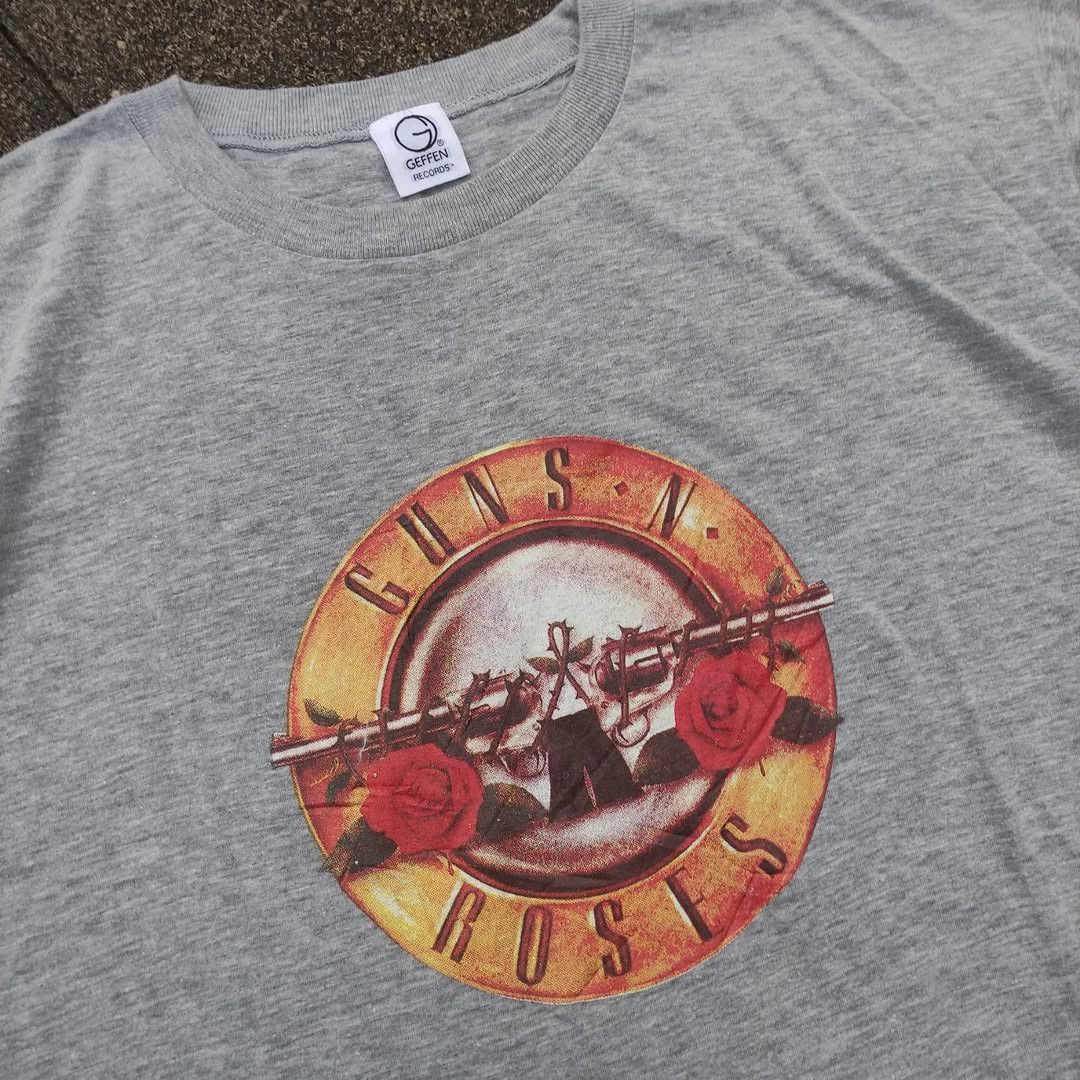 Band Tees Vintage 1986 Guns N' Roses Geffen Records Japan Rare Tshirt Size US XL / EU 56 / 4 - 1 Thumbnail