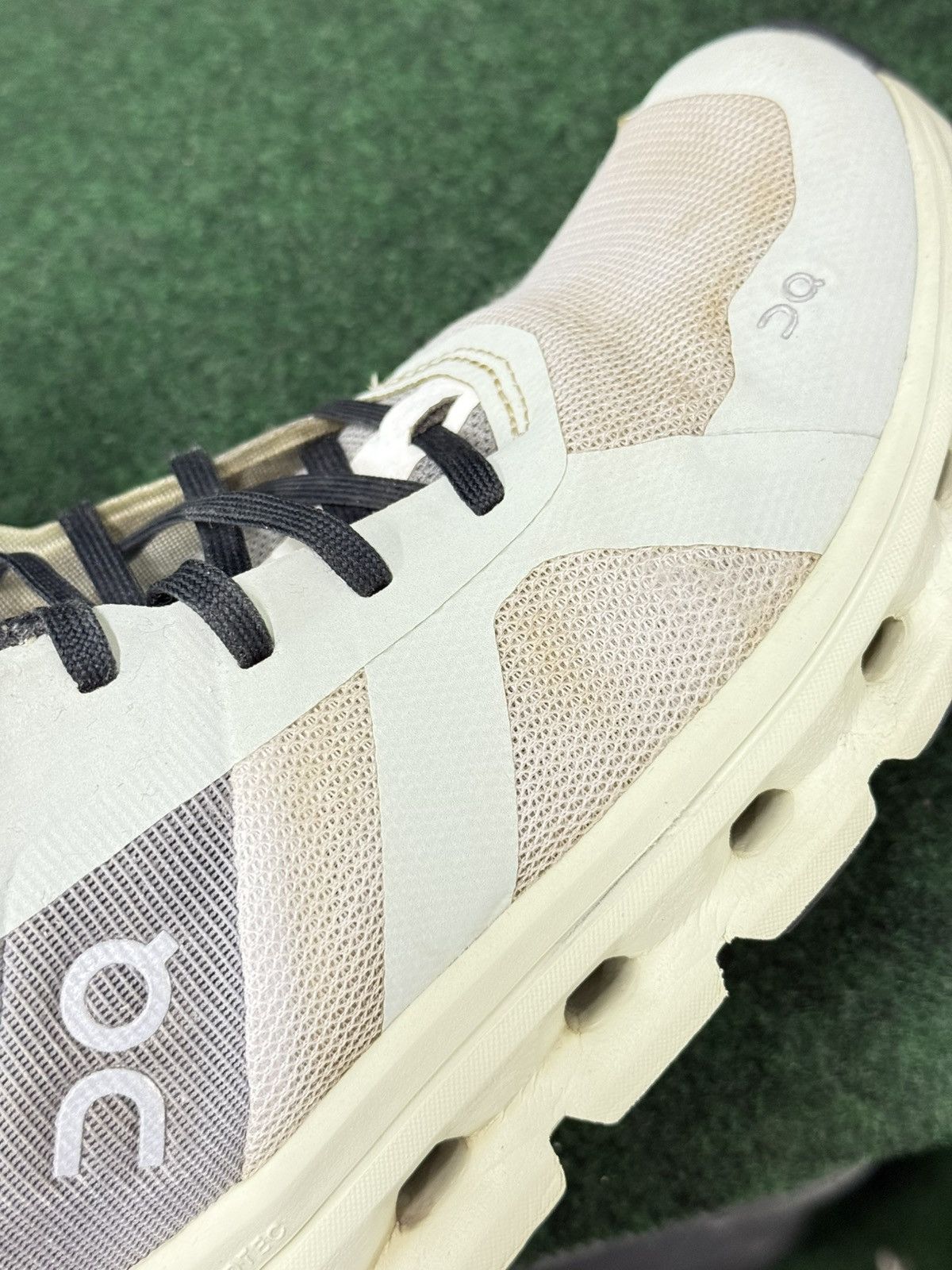 On On Cloudrunner Frost Aloe Size US 7.5 / IT 37.5 - 9 Thumbnail