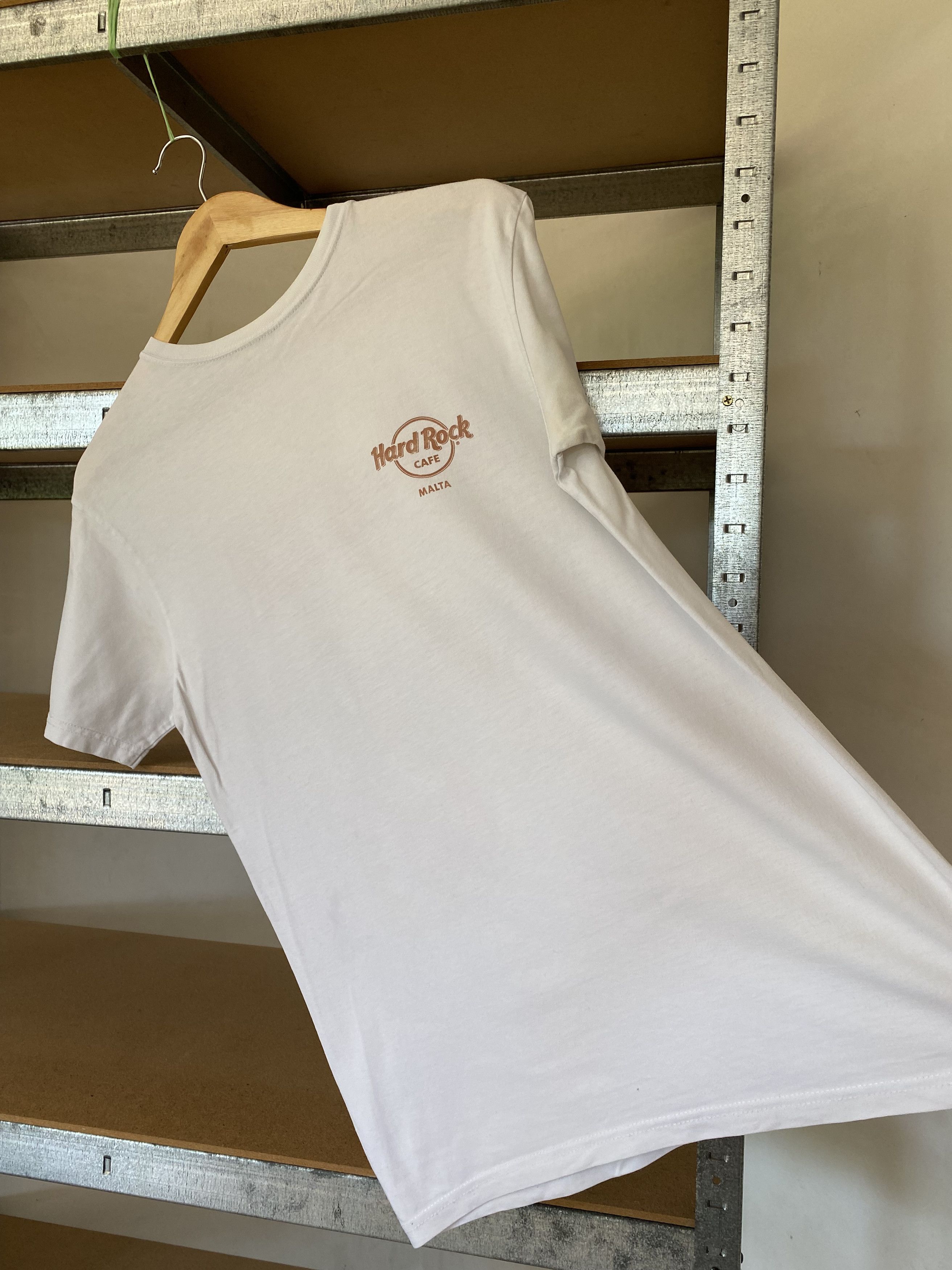 Hard Rock Cafe Hard Rock Cafe Vintage 2000s Malta White T-shirt Size US M / EU 48-50 / 2 - 10 Thumbnail