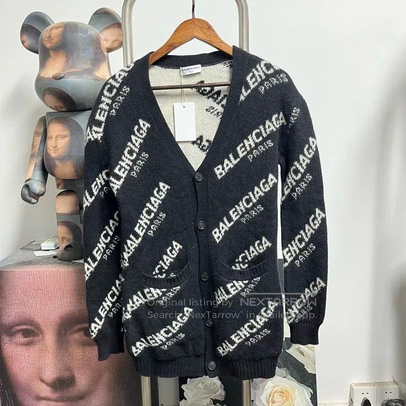 Balenciaga Balenciaga Logo Print Cardigan. Size US S / EU 44-46 / 1 - 1 Thumbnail