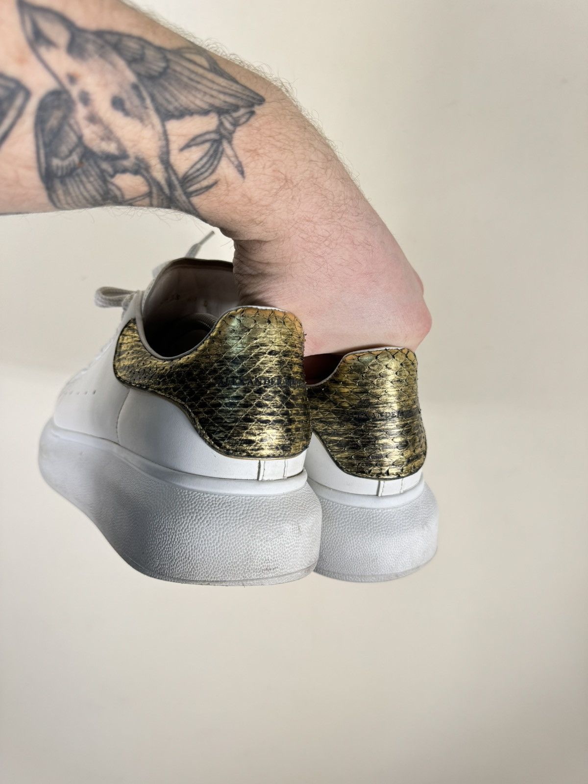 Alexander McQueen Alexander McQueen Oversized Gold Python Print Sneakers Size US 11 / IT 41 - 8 Thumbnail