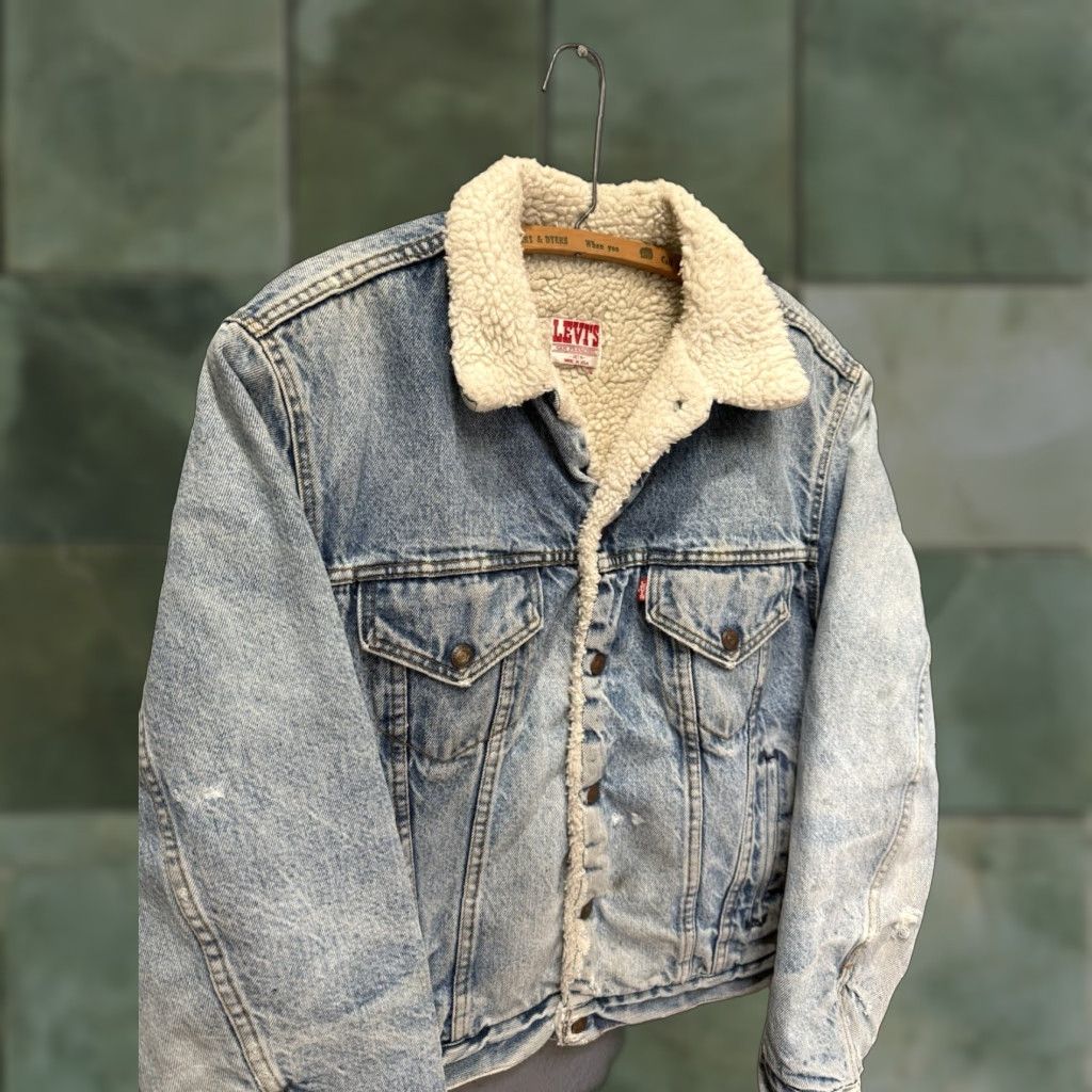 Levi's VINTAGE Levi's Trucker Denim Jacket Shirt 40R USA Blue Mens 80s Lined Distressed Size US XXS / EU 40 - 1 Thumbnail