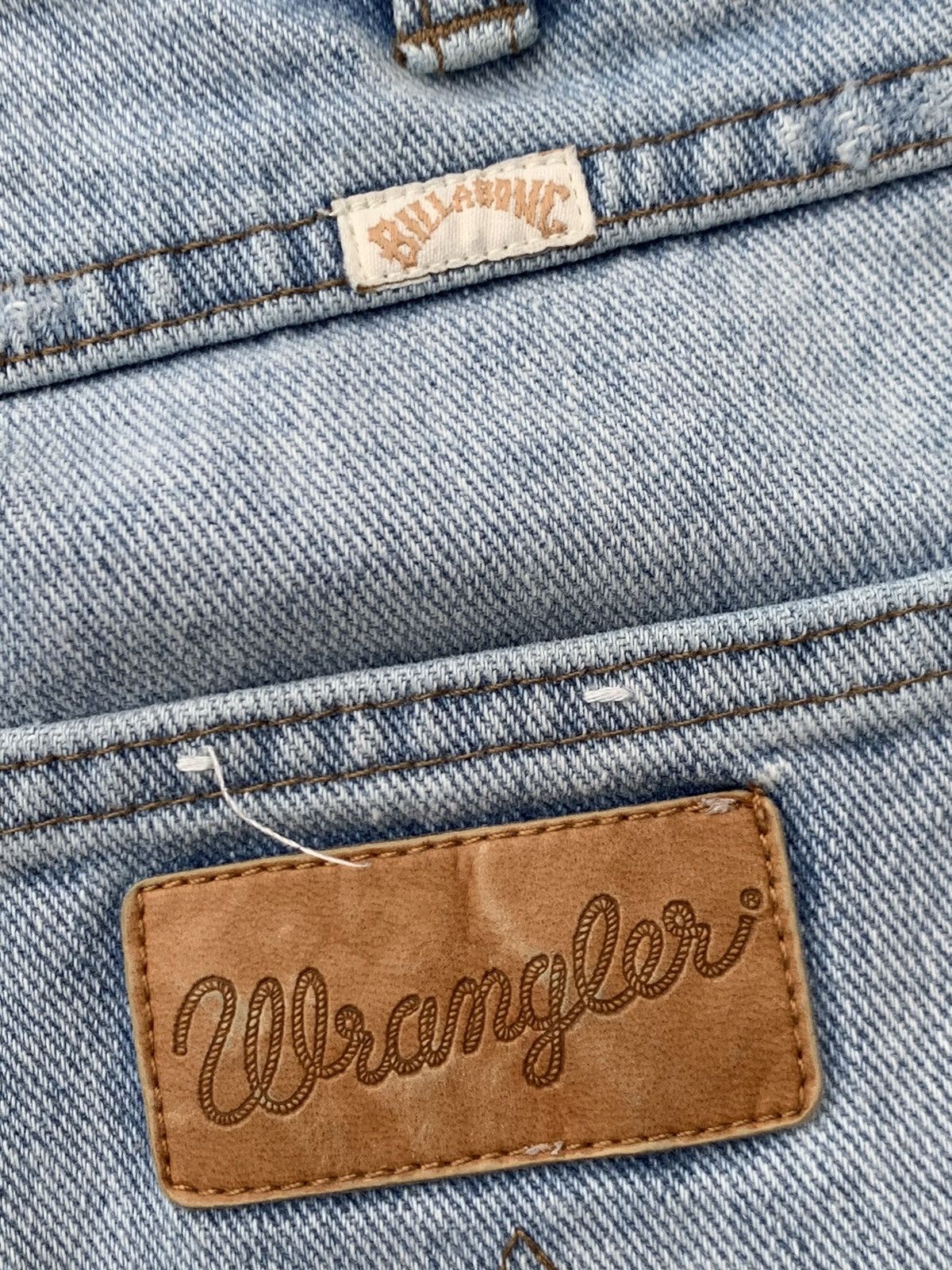 Wrangler RARE 💥 Wrangler X Billabong jeans. Size US 28 / EU 44 - 4 Thumbnail