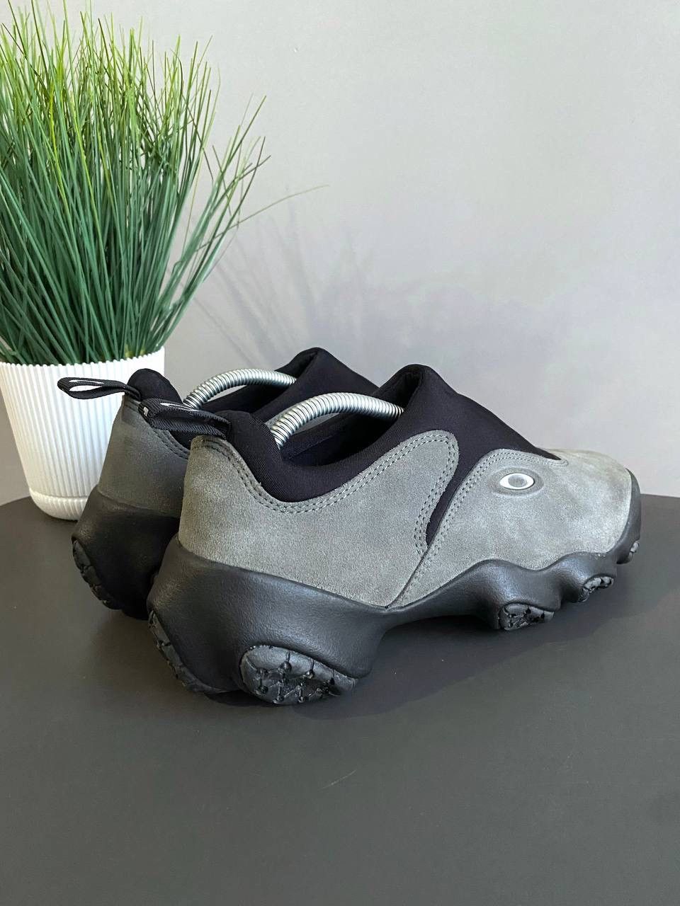 Oakley Vintage Oakley Flesh 00s Grey Suede Slip On Sneaker Size US9 Size US 9 / EU 42 - 4 Thumbnail