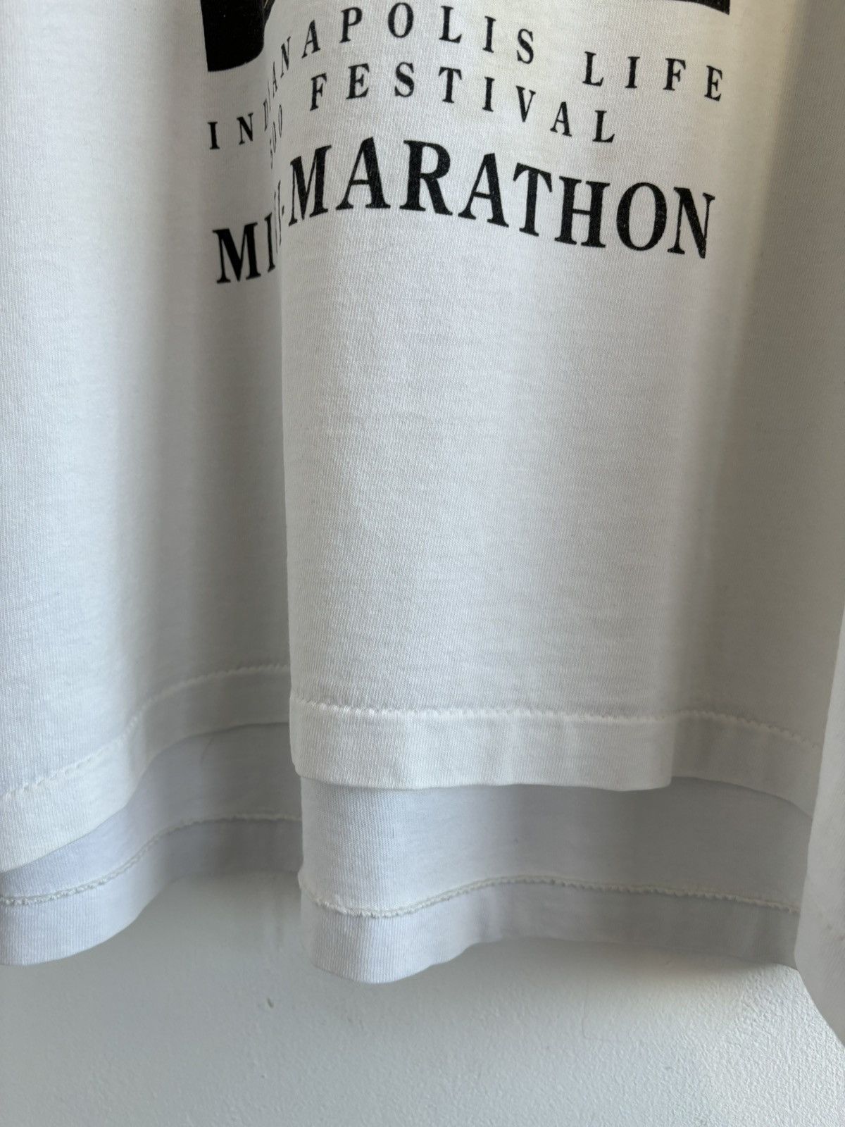 Anvil × Vintage Vintage 90s Indianapolis Marathon Art Longsleeve Size US L / EU 52-54 / 3 - 8 Thumbnail