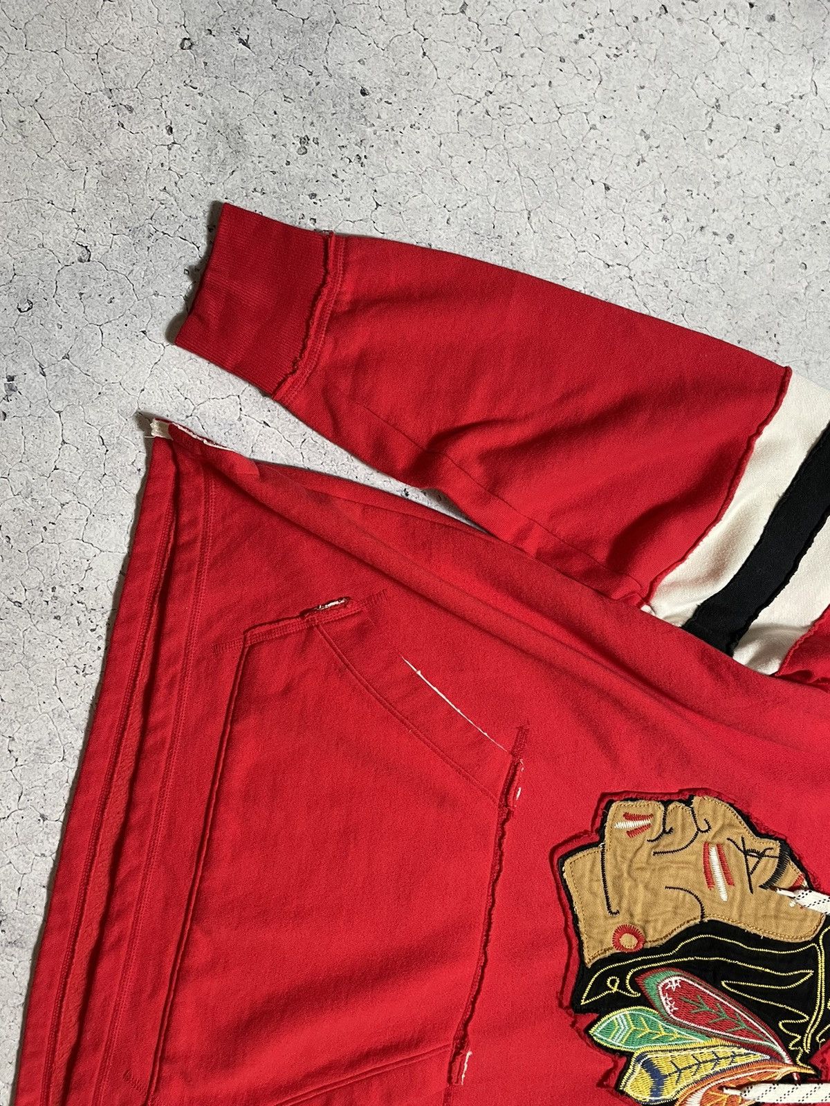 Ccm × NHL Vintage Chicago Blackhawks Hockey Jersey NHL Hoodie Big Logo Size US M / EU 48-50 / 2 - 3 Thumbnail