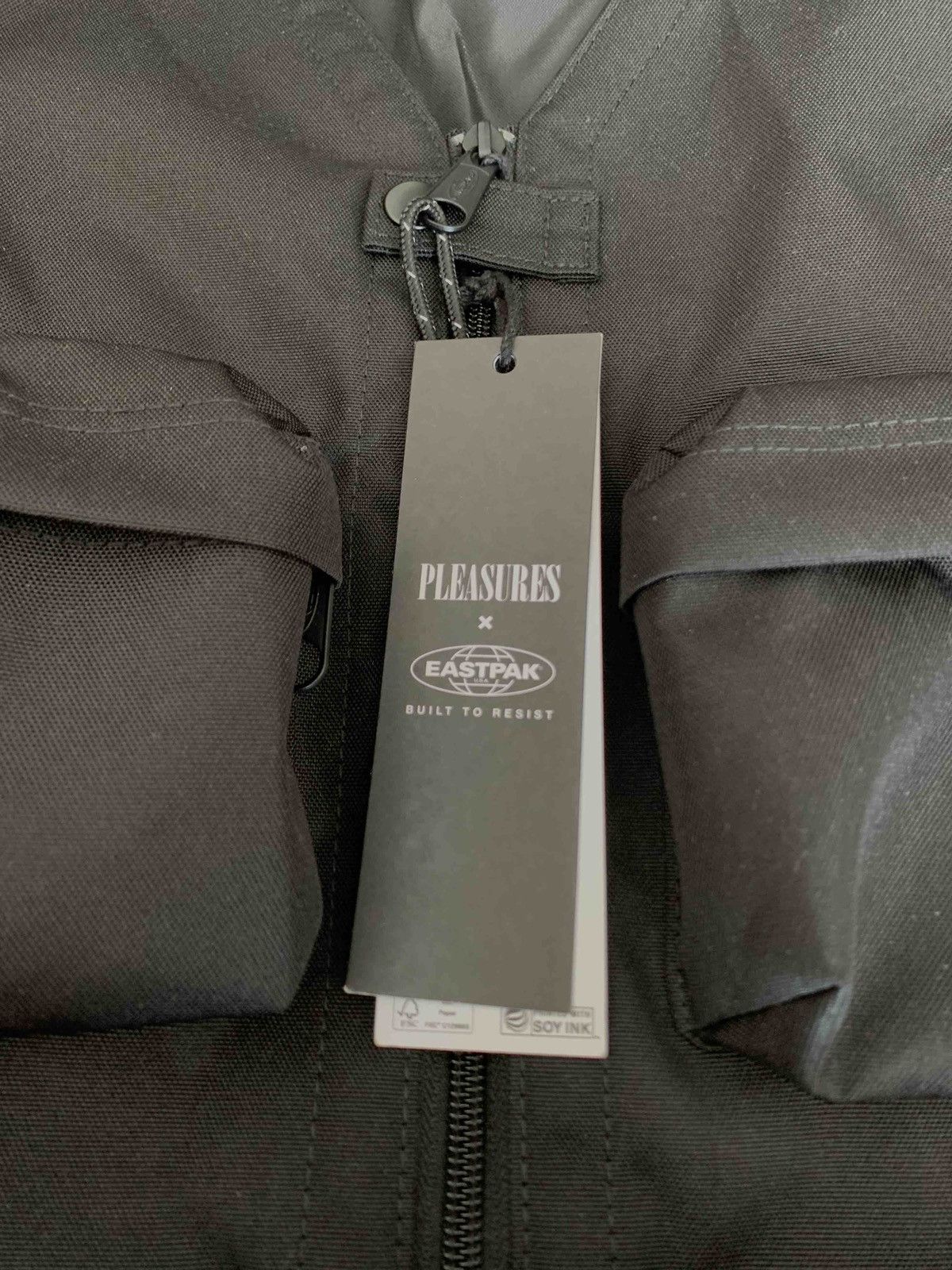 Eastpak 🔥🔥 Eastpak x Pleasures Utility Vest Size US M / EU 48-50 / 2 - 4 Thumbnail