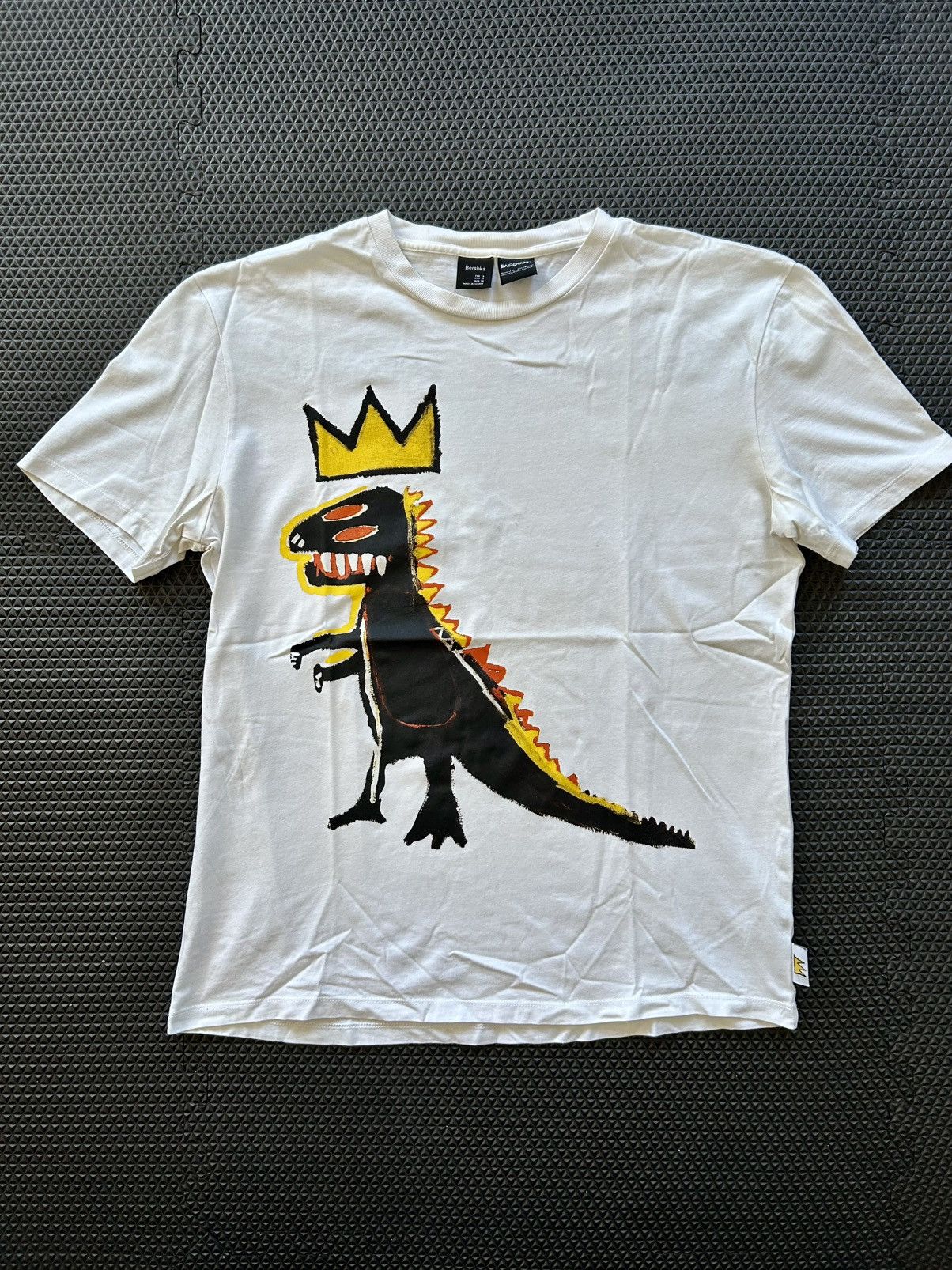 Bershka Basquiat Dinosaur Tshirt Size US S / EU 44-46 / 1 - 1 Thumbnail