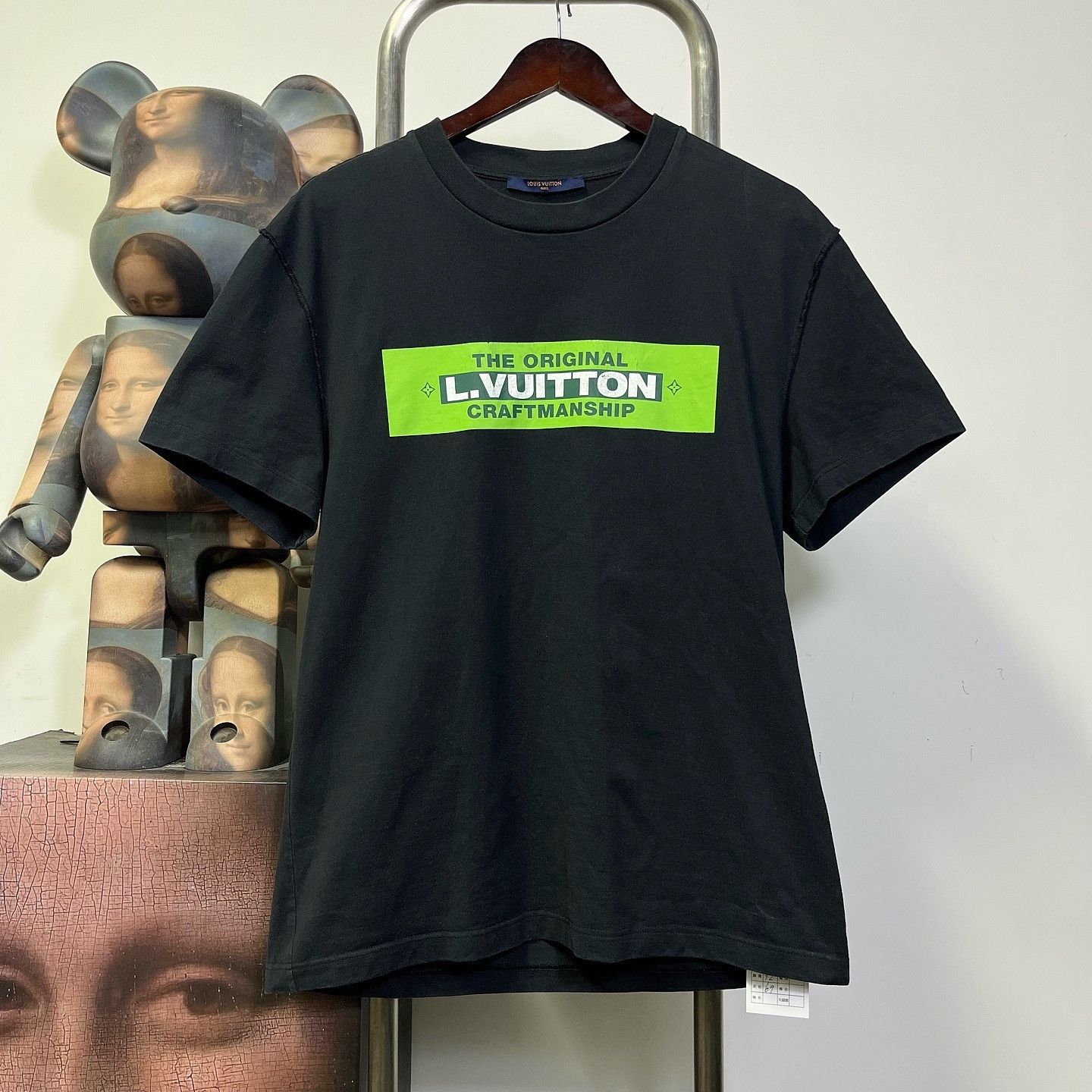 Louis Vuitton Louis Vuitton Logo Graphic T-Shirt Size M Size US M / EU 48-50 / 2 - 1 Thumbnail
