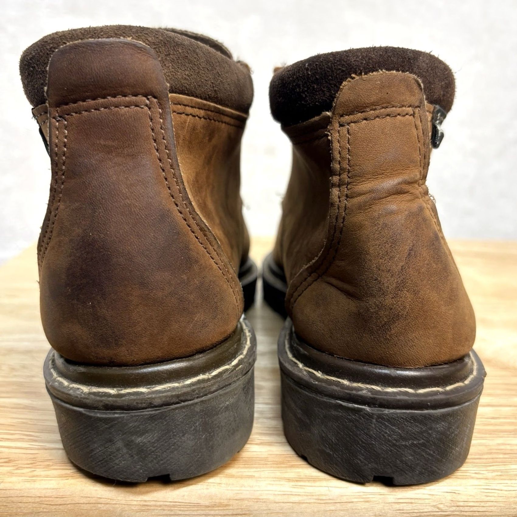 Eastland VINTAGE Eastland Chukka Boot Leather Lace Up Ankle Lug Sole Brown Women 7.5 Size M Casual Size US 8 / IT 38 - 2 Thumbnail