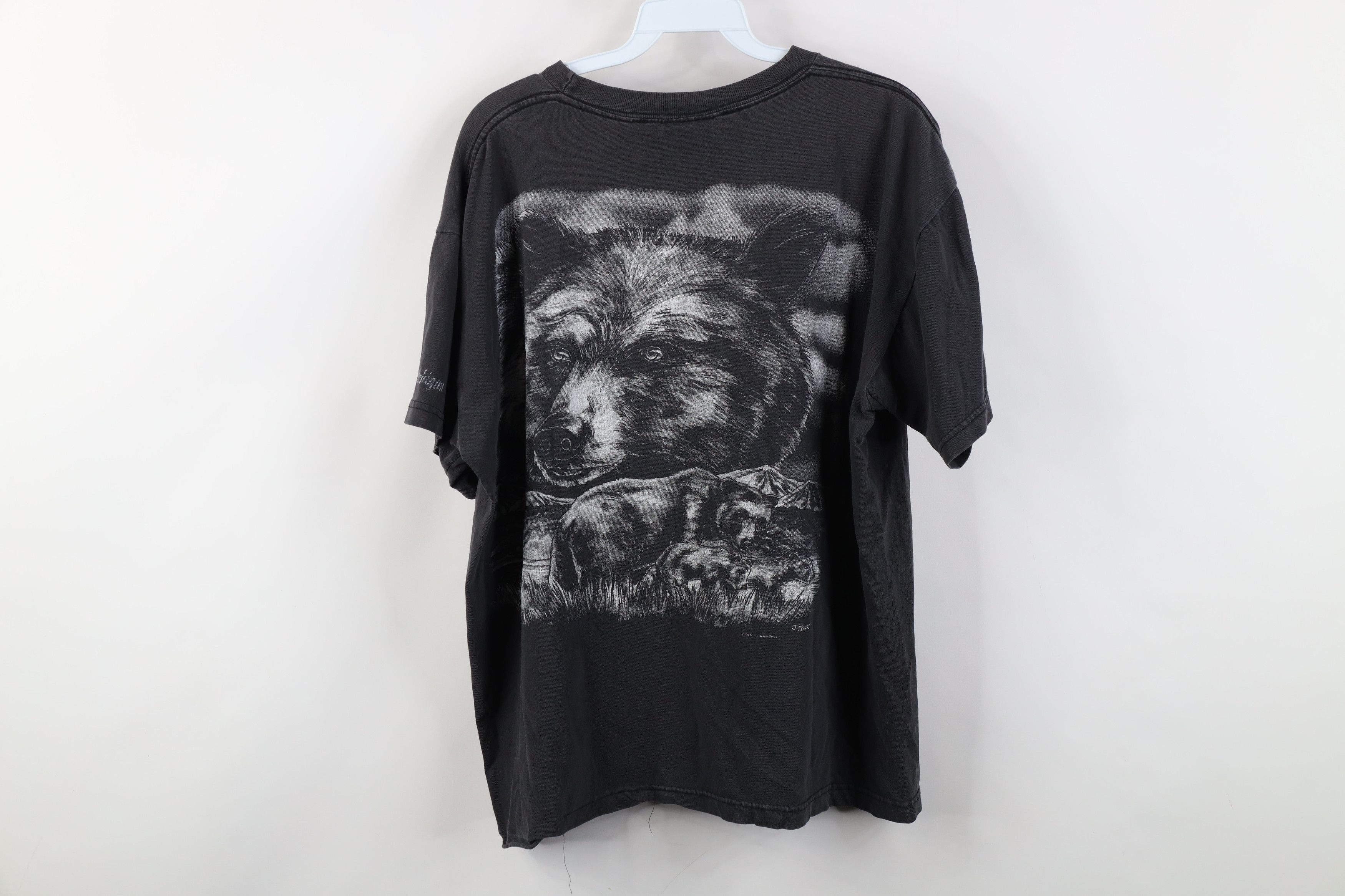 Vintage Vintage 90s Streetwear Michigan Nature T-Shirt Black Cotton Size US L / EU 52-54 / 3 - 14 Thumbnail