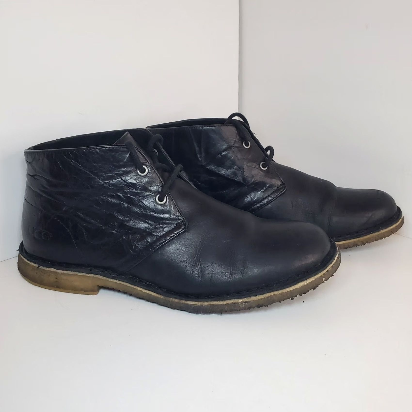 Ugg UGG Leighton Chukka Boots Mens Sz 8.5 Black Leather Ankle Classic Shoes Leather Outsole Cushioned Casual Shoes Mens Size US 9 / EU 42 - 6 Thumbnail