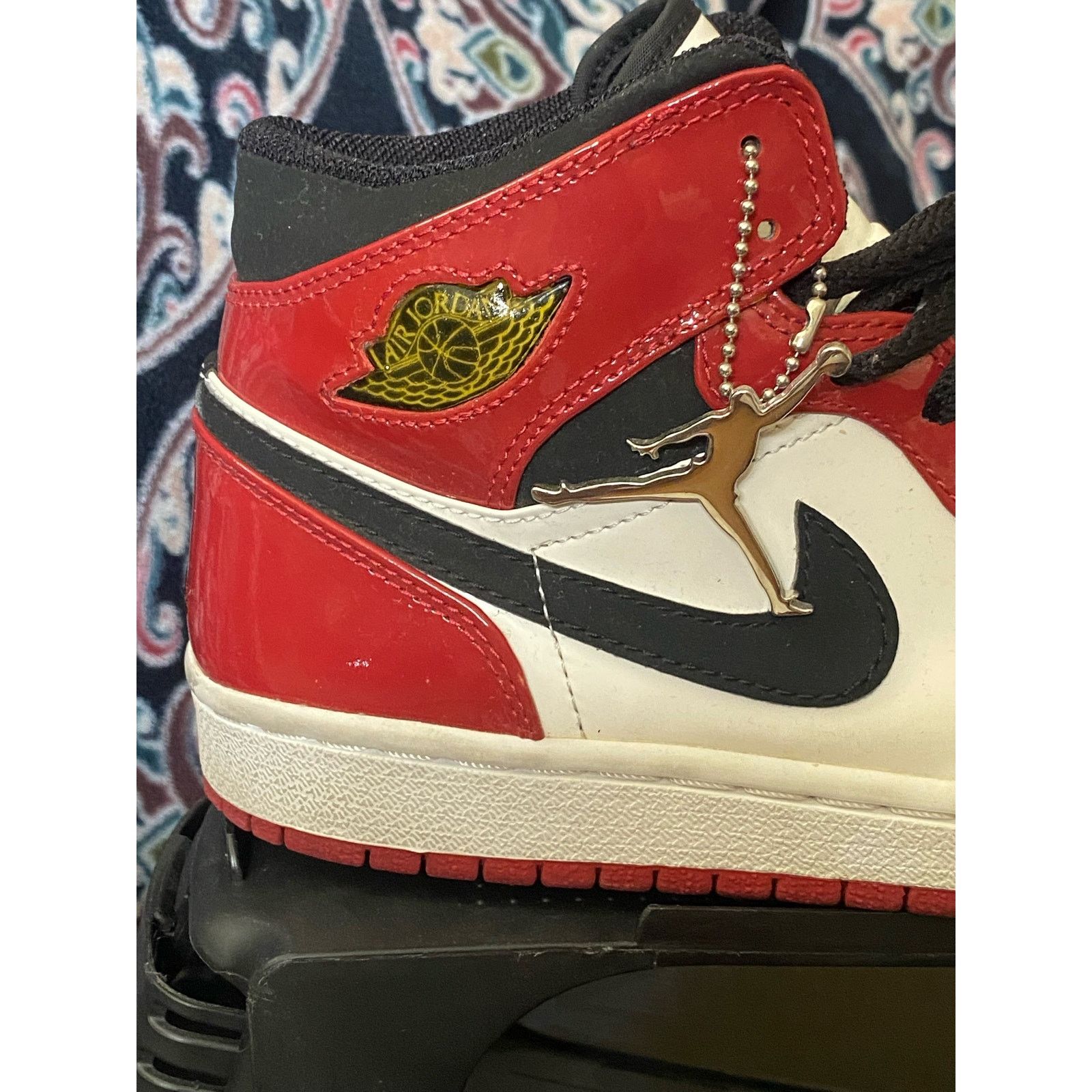 Nike Jordan 1 Retro Chicago Bulls Patent (2003) Size US 8 / EU 41 - 6 Thumbnail