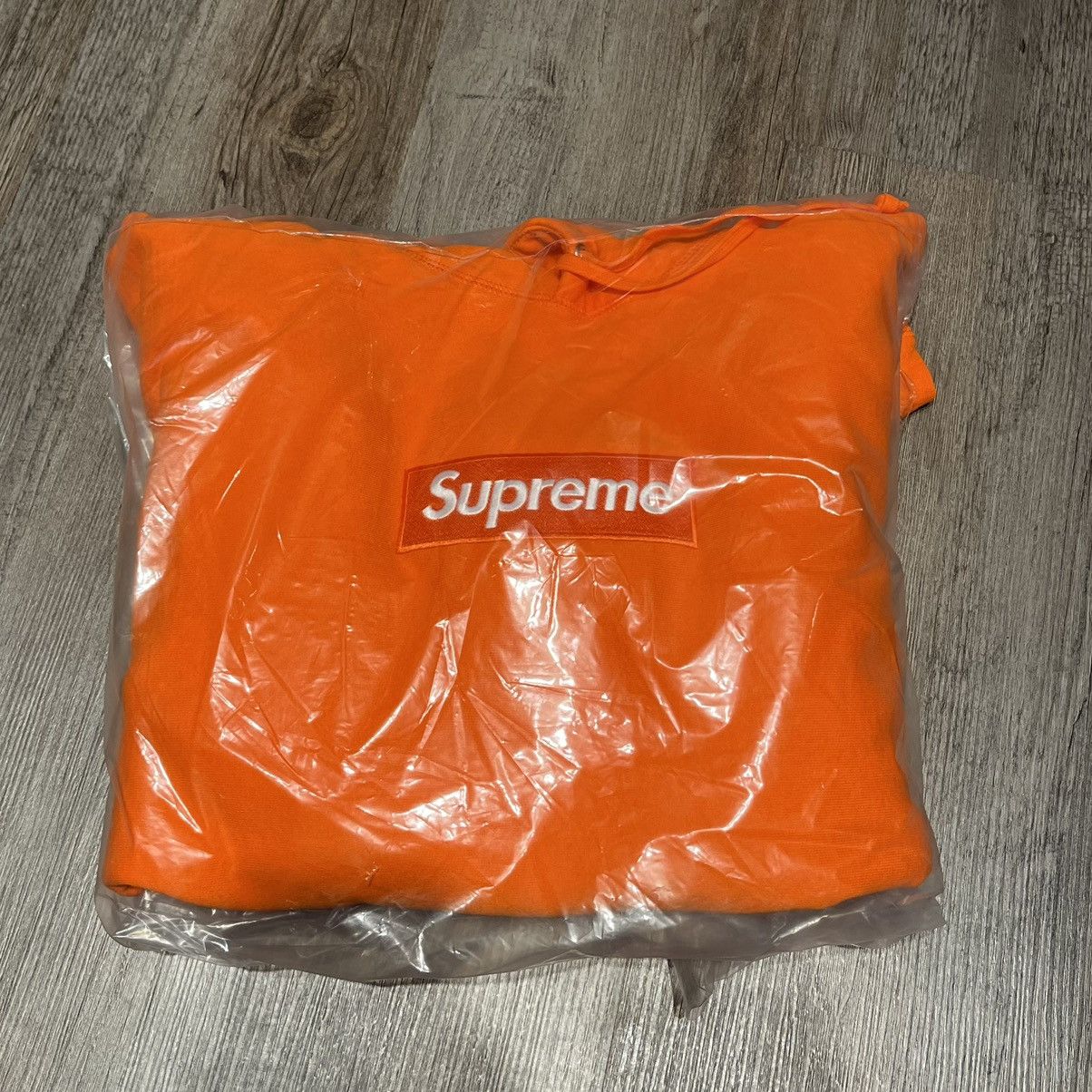 Supreme In Hand Supreme Box Logo Hoodie FW24 Orange Size US M / EU 48-50 / 2 - 2 Thumbnail