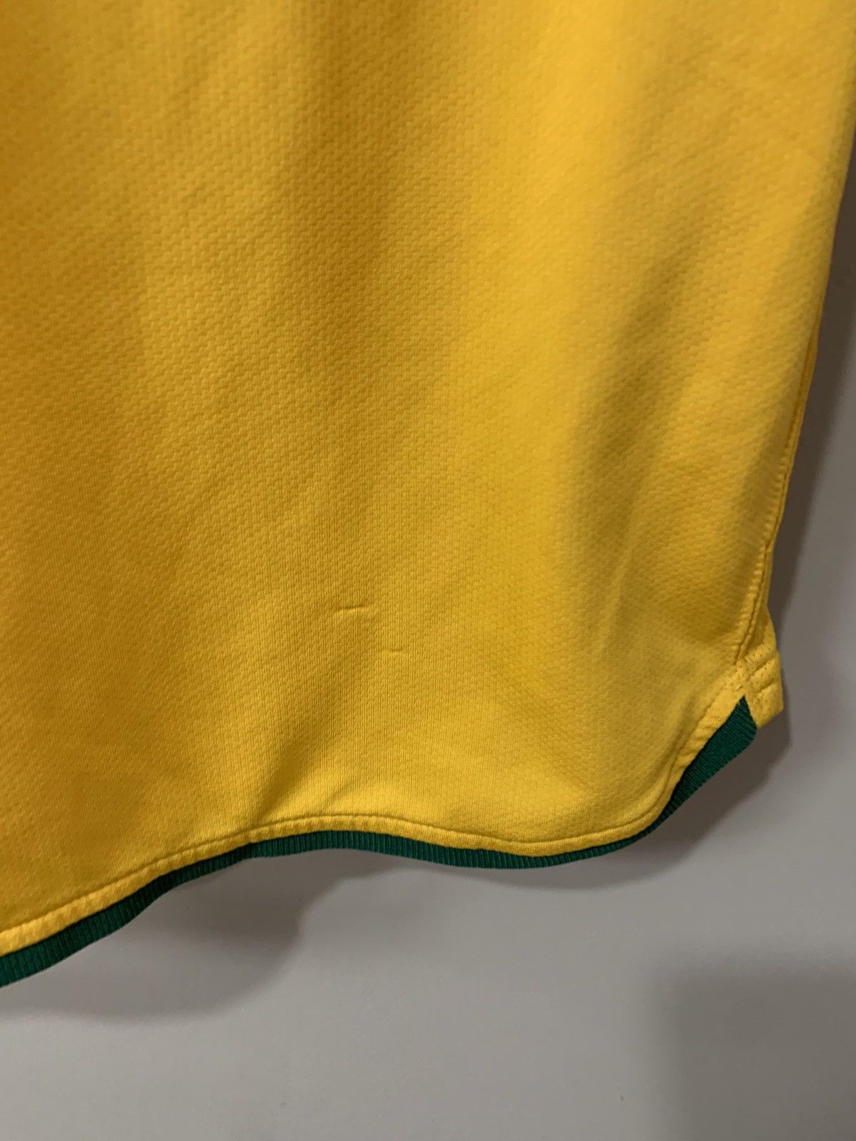 Nike × Vintage Womens Australia Home Football Shirt Nike Soccer Jersey Sz M Size S / US 4 / IT 40 - 7 Thumbnail