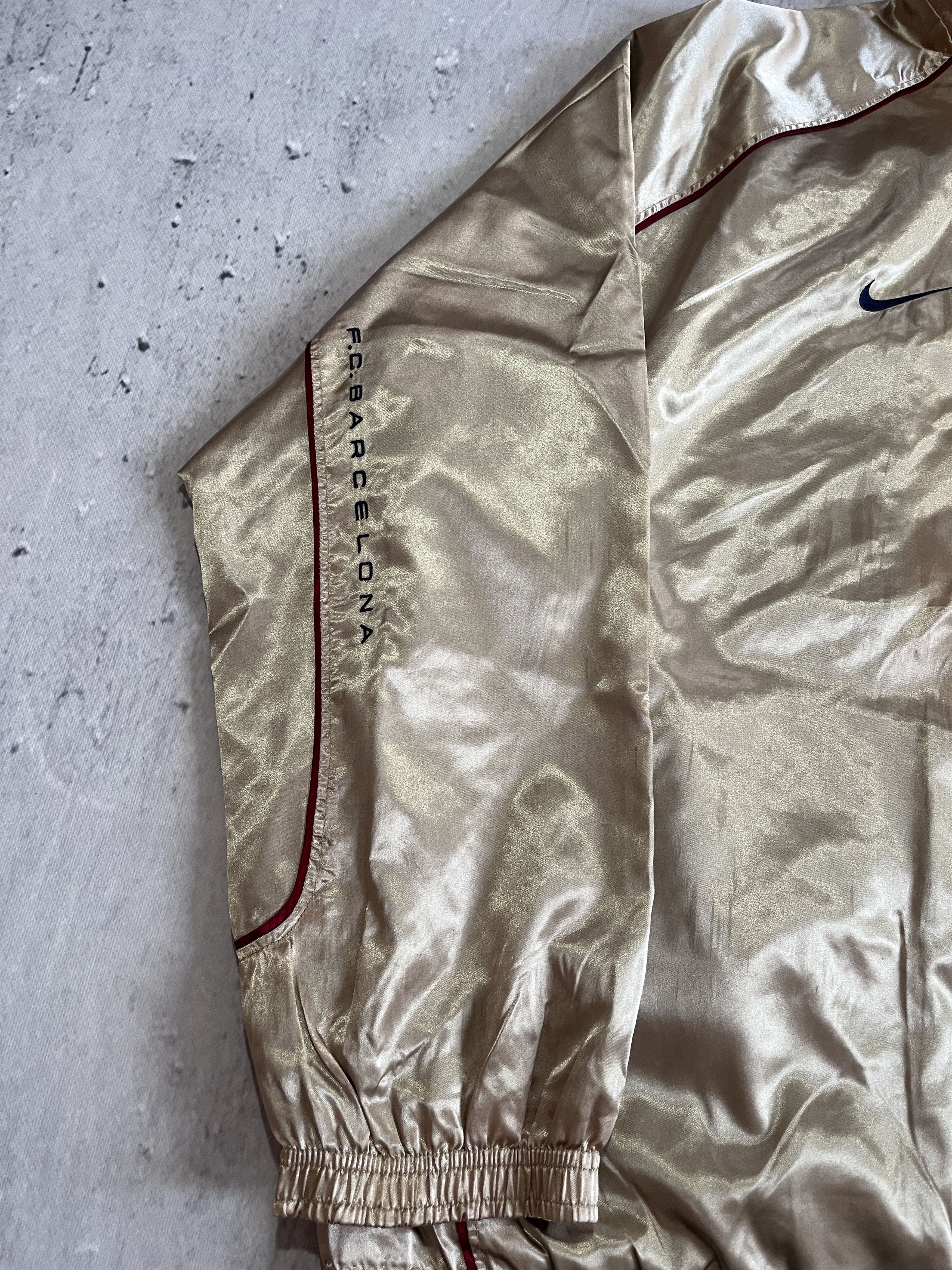 Nike NIKE FC BARCELONA VINTAGE FOOTBALL SOCCER GOLD TRACK JACKET Size US XL / EU 56 / 4 - 10 Thumbnail