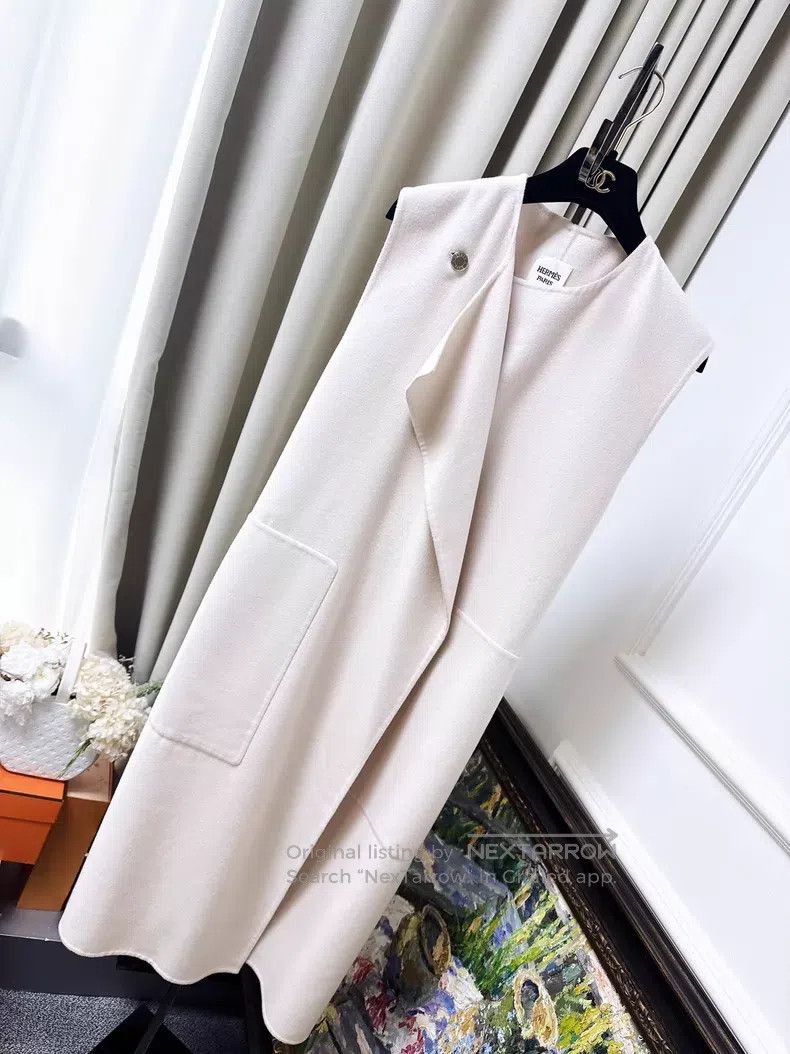 Hermes Hermes Nude Pink Double-Faced Cashmere Sleeveless Robe Coa Size XS / US 0-2 / IT 36-38 - 1 Thumbnail