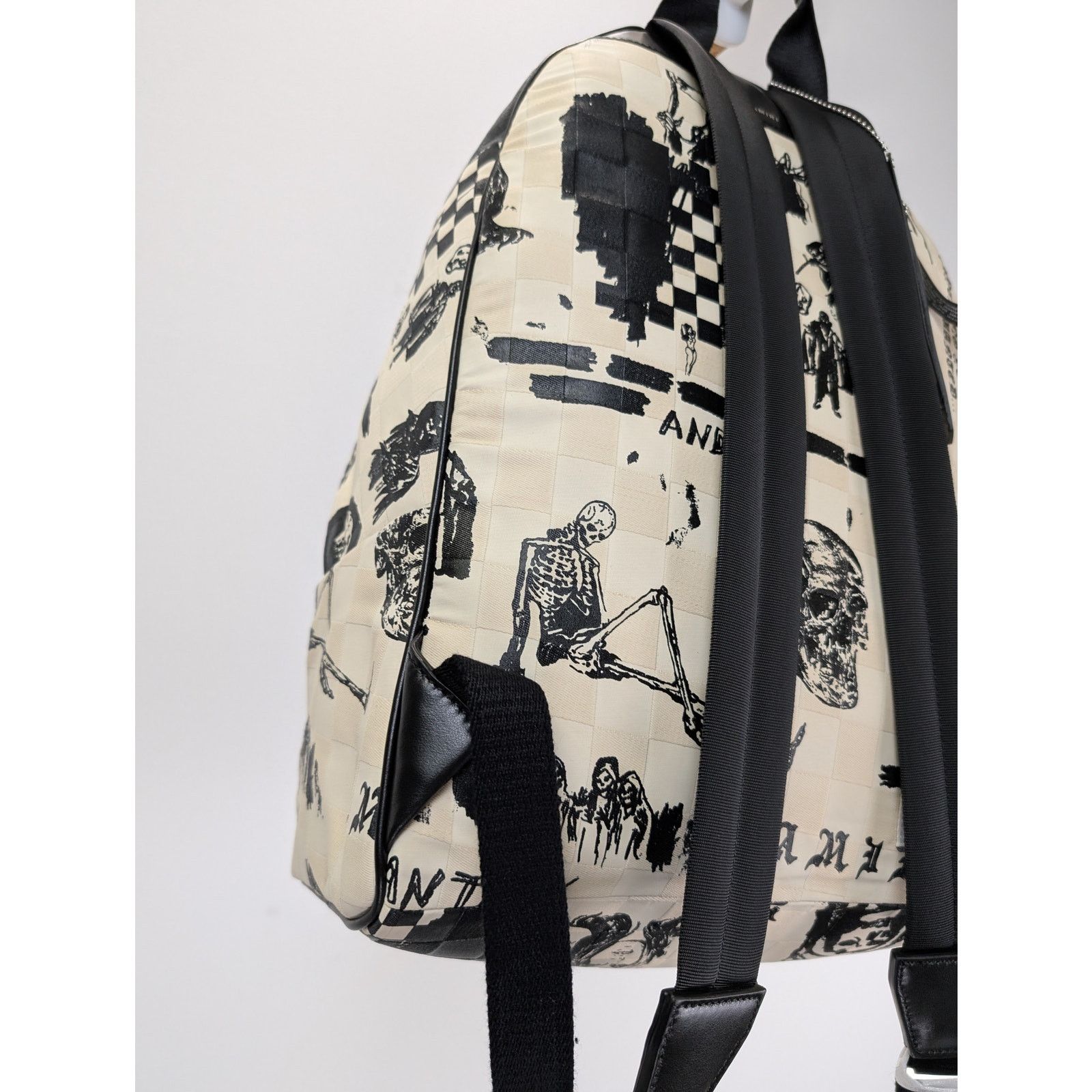 Amiri o1rshd1 Size: OS / Wes Lang Sketch Print Backpack Alabaster Size ONE SIZE - 13 Thumbnail