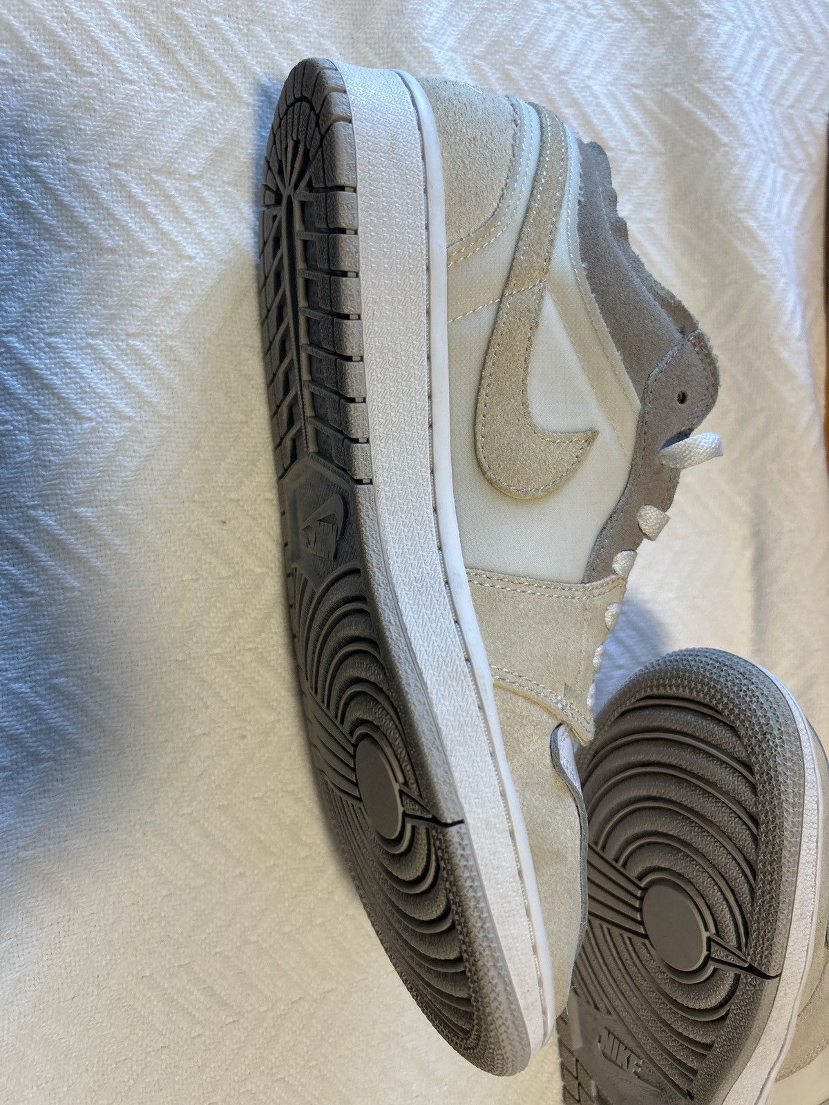Nike Air Jordan 1 Low SE Craft 'Inside Out' Size US 8.5 / EU 41-42 - 2 Thumbnail