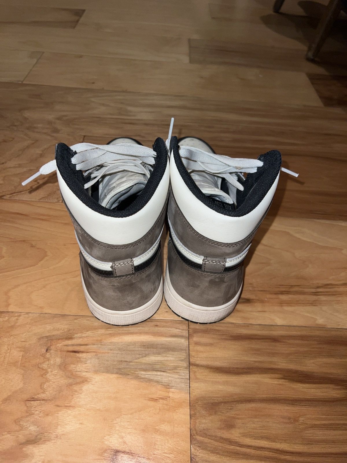 Nike Nike Air Jordan 1 Dark Mocha Size US 9 / EU 42 - 3 Thumbnail