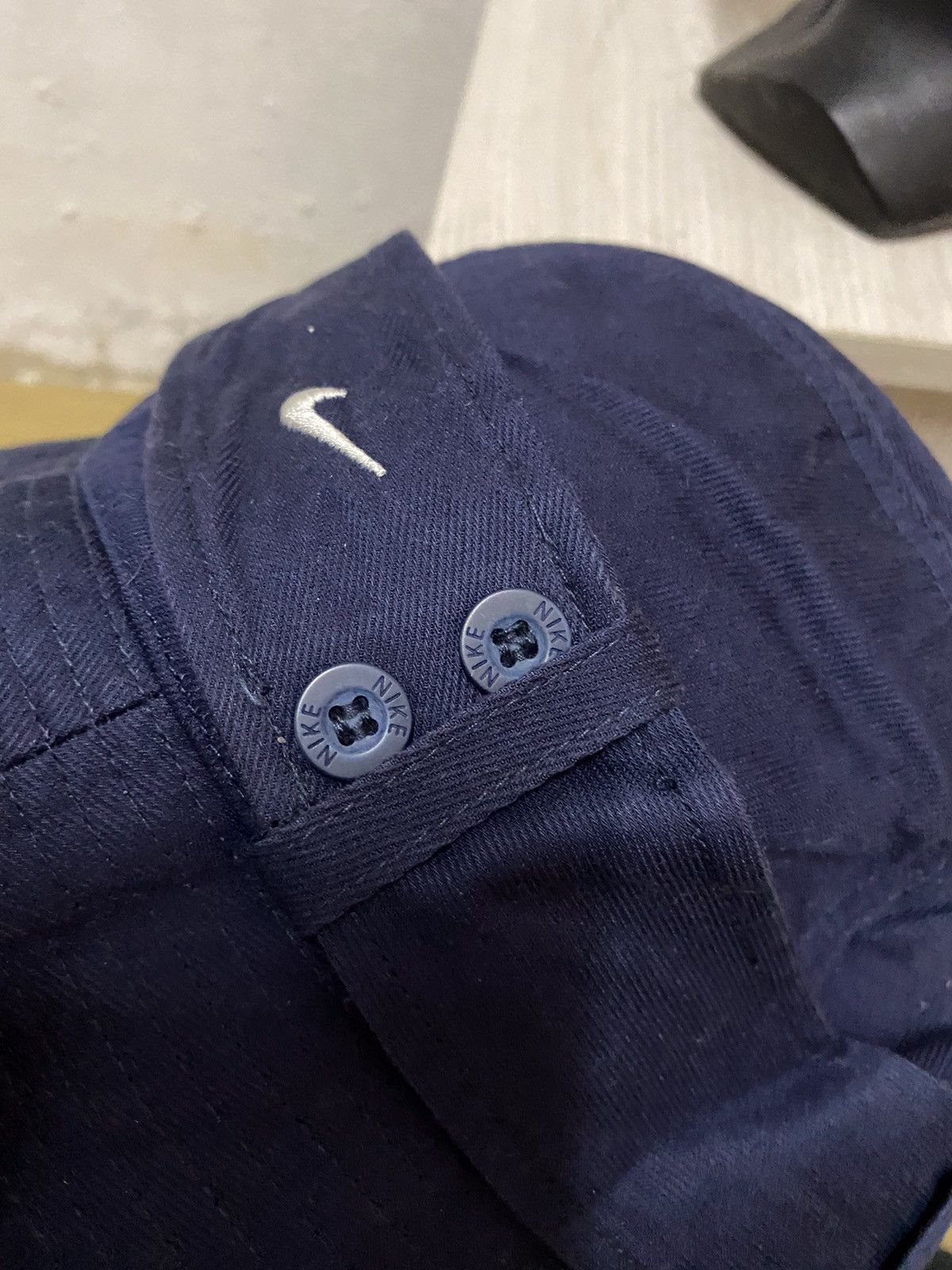 Nike Vintage Nike Small Logo Bucket Hat Size ONE SIZE - 5 Thumbnail